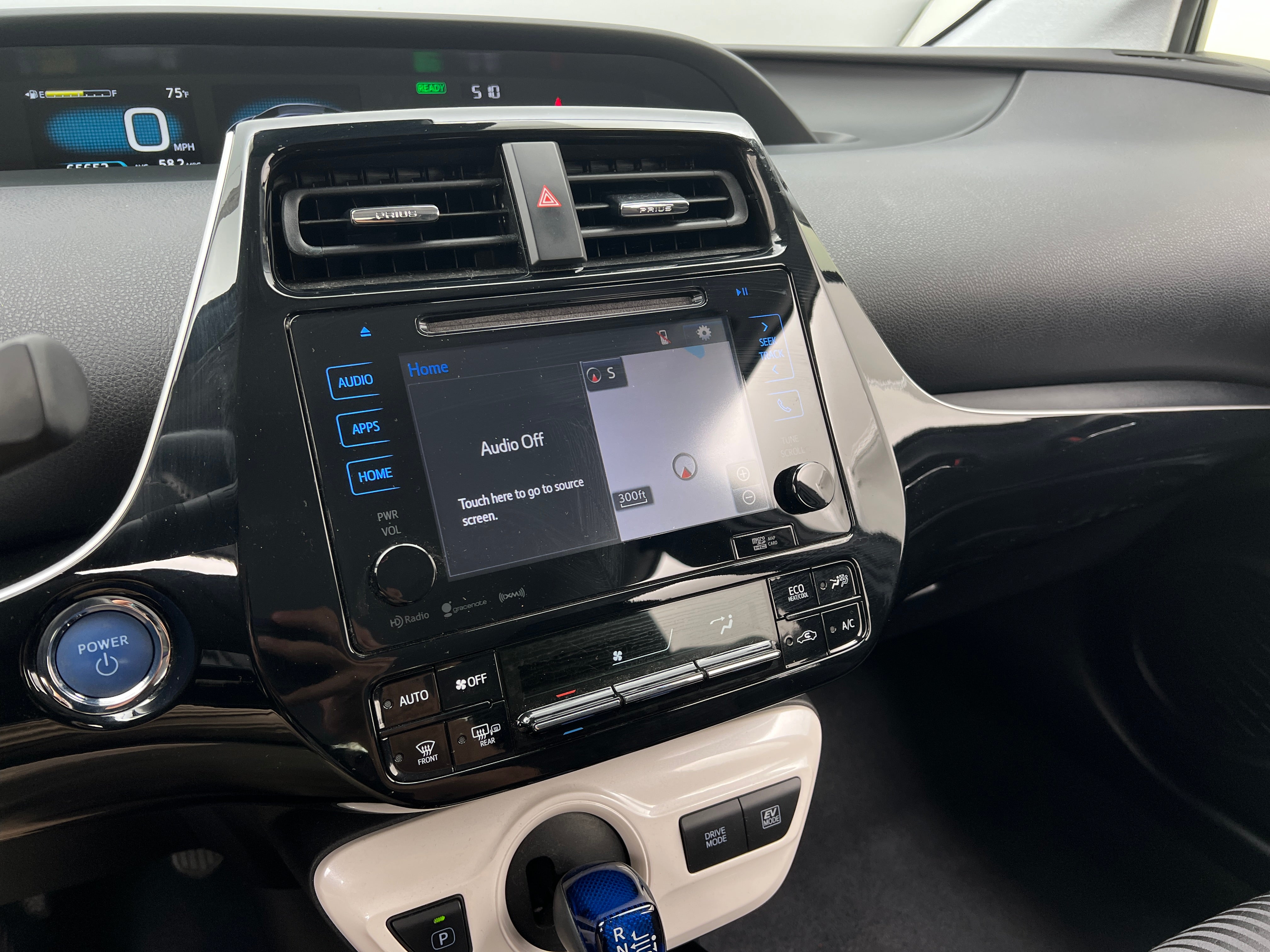 2018 Toyota Prius Three 4