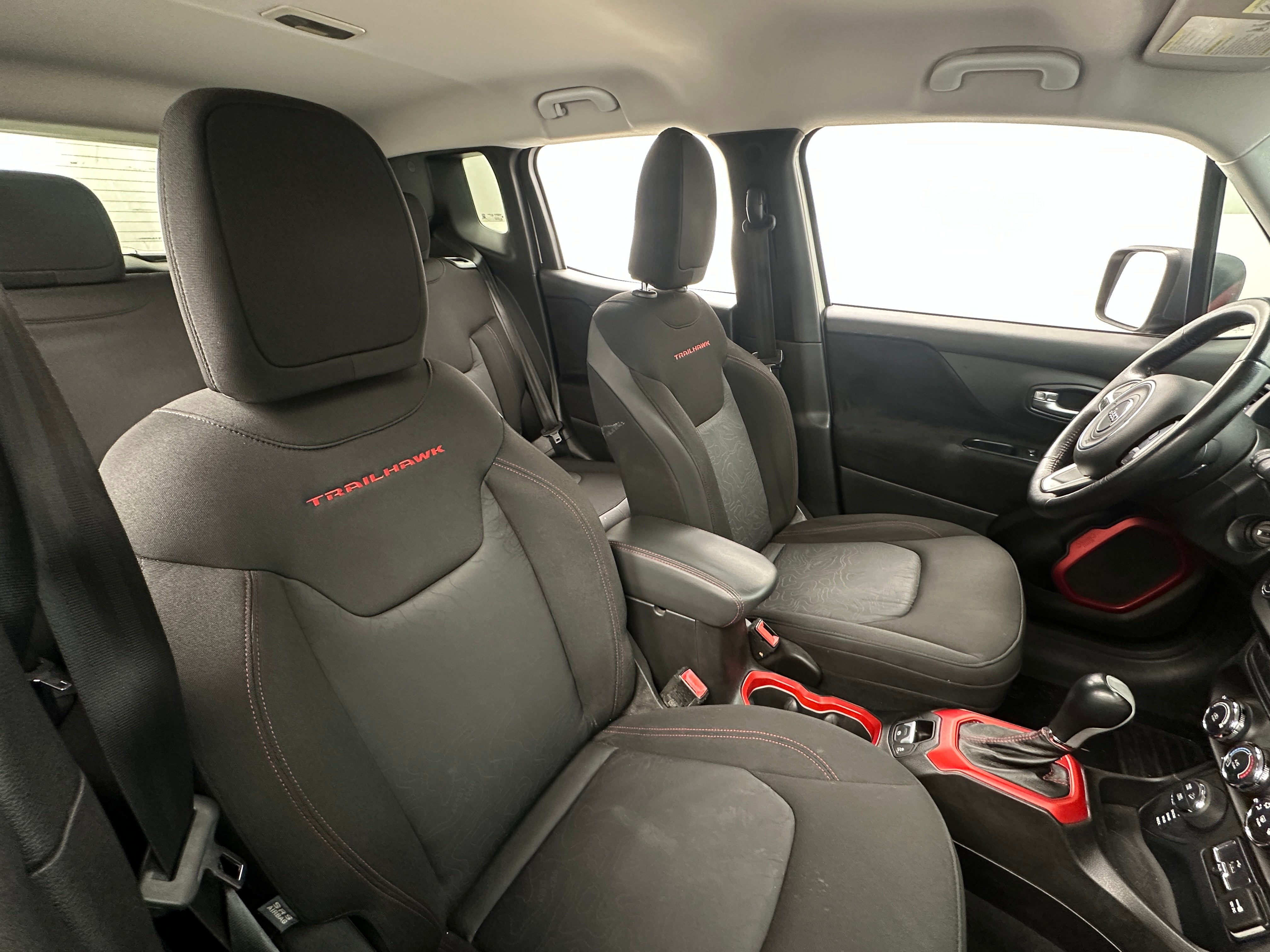 2015 Jeep Renegade Trailhawk 2
