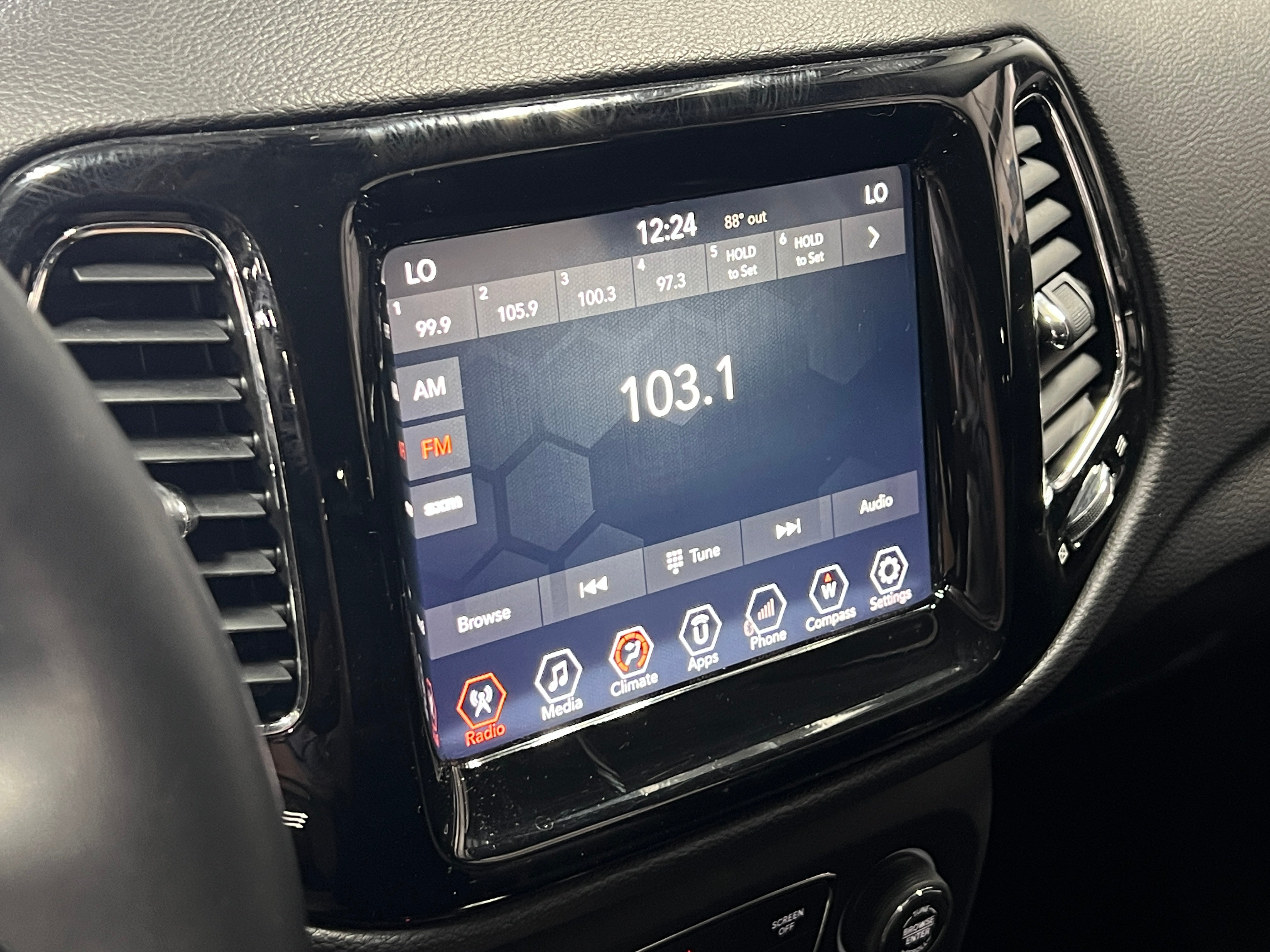 2018 Jeep Compass Limited 3