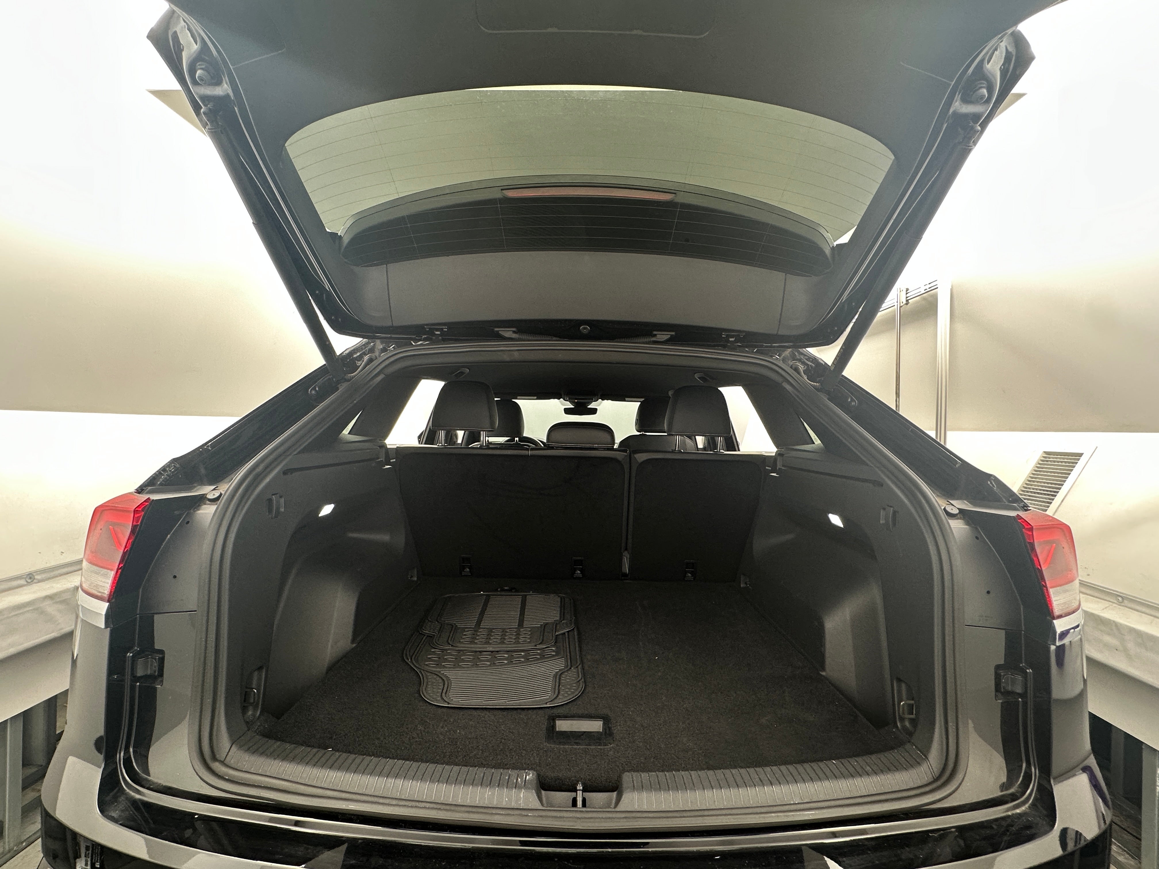 2024 Volkswagen Atlas SE 6