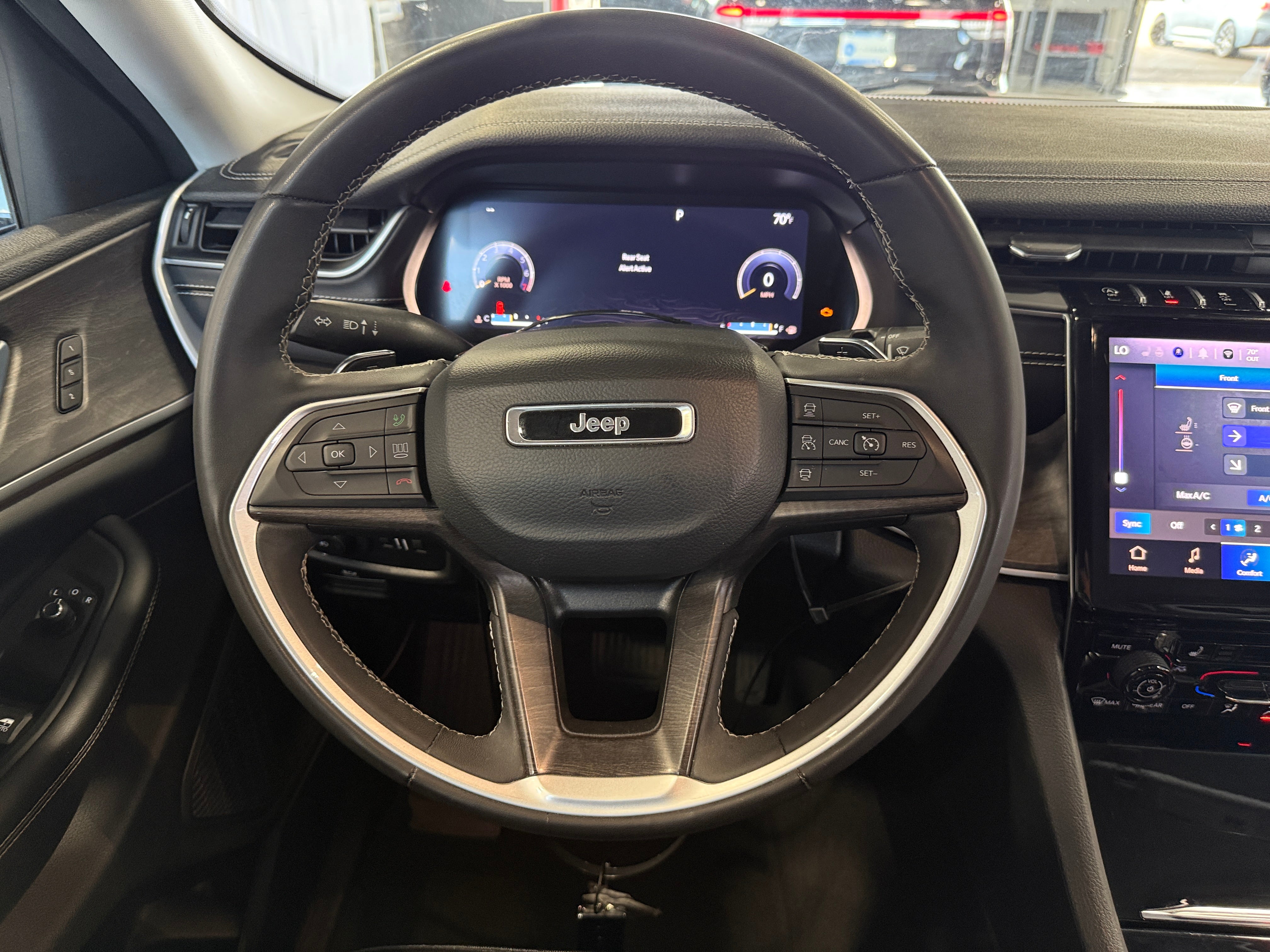 2023 Jeep Grand Cherokee L Limited Edition 4