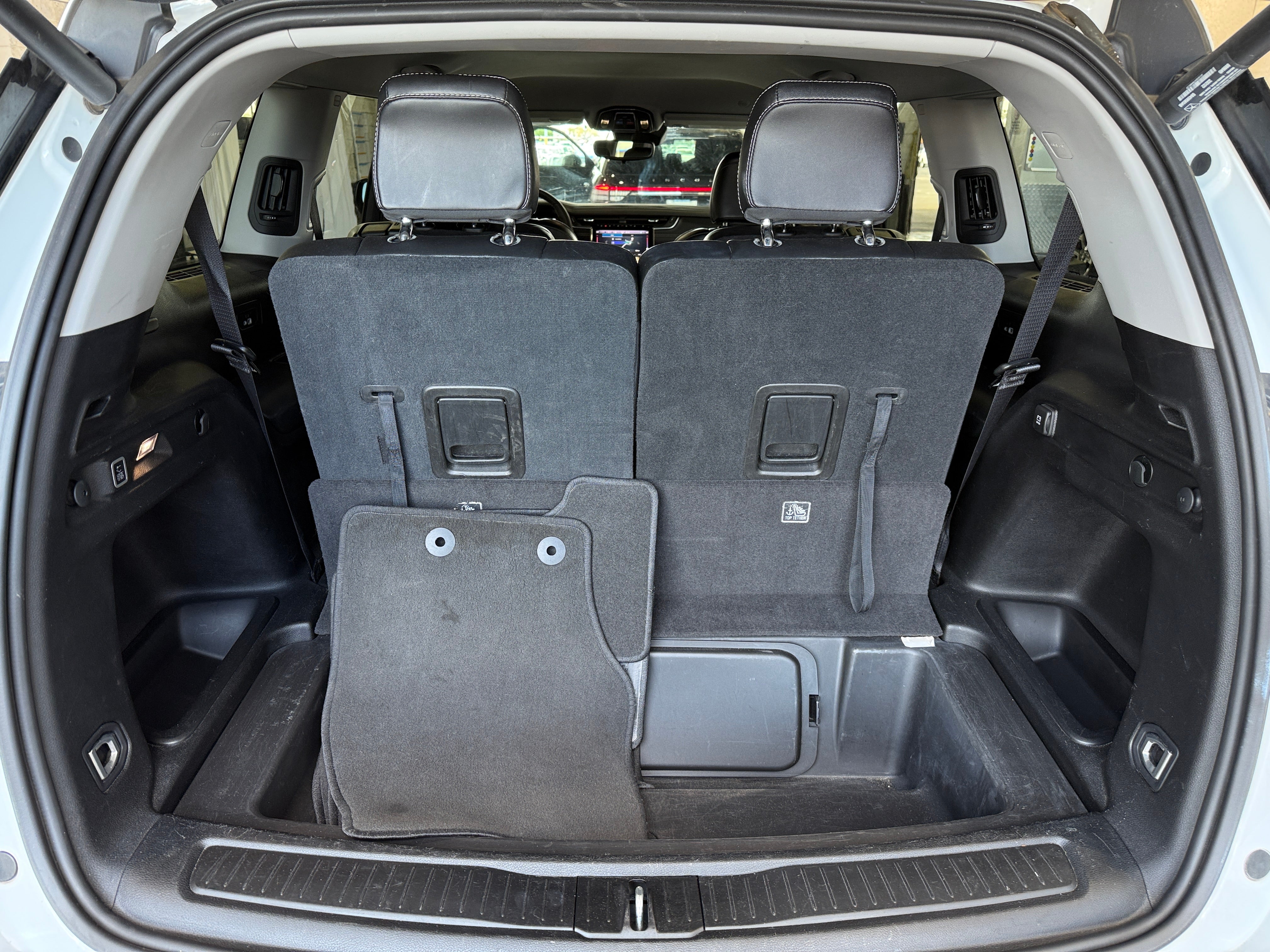 2023 Jeep Grand Cherokee L Limited Edition 6
