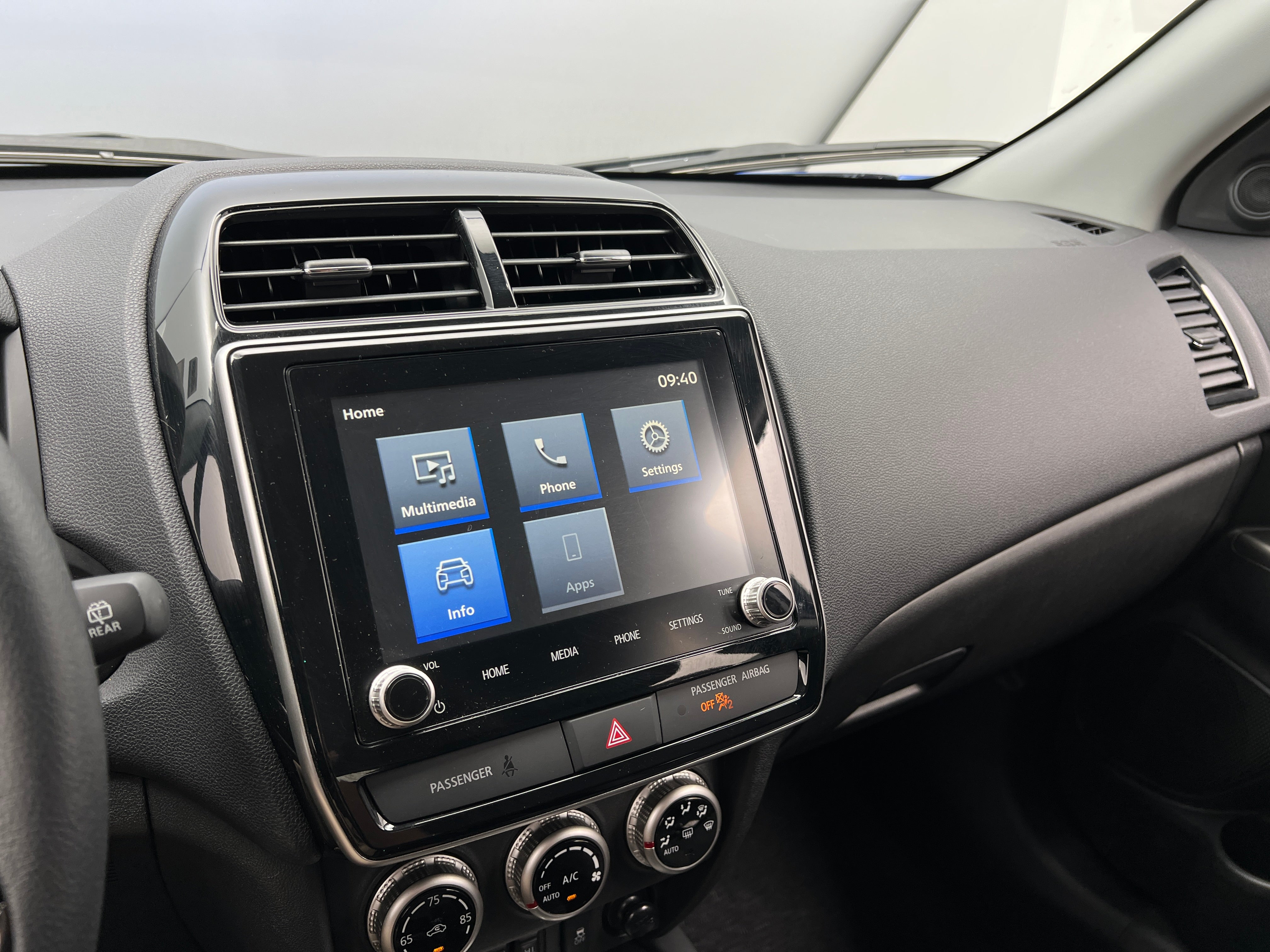 2024 Mitsubishi Outlander Sport SE 3