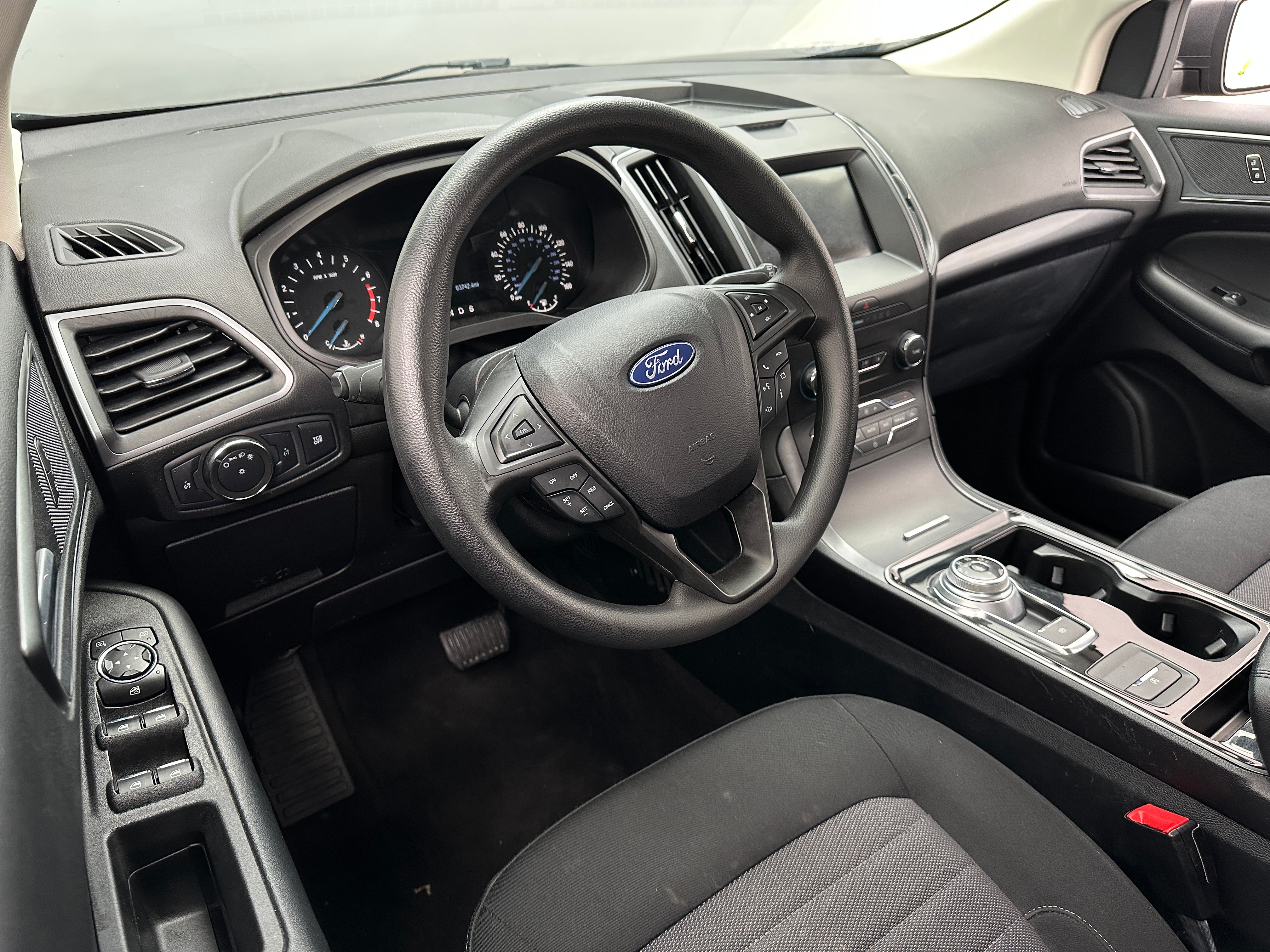 2020 Ford Edge SE 3