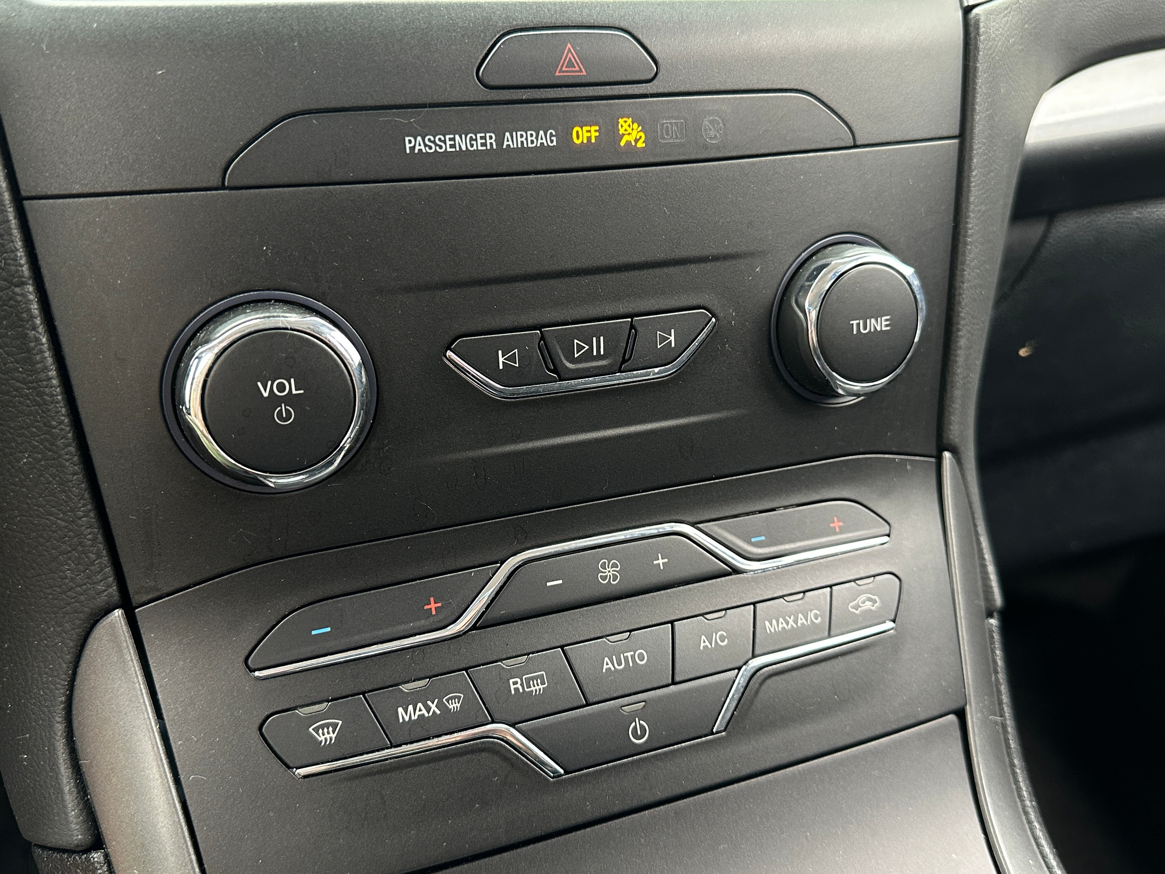 2020 Ford Edge SE 4