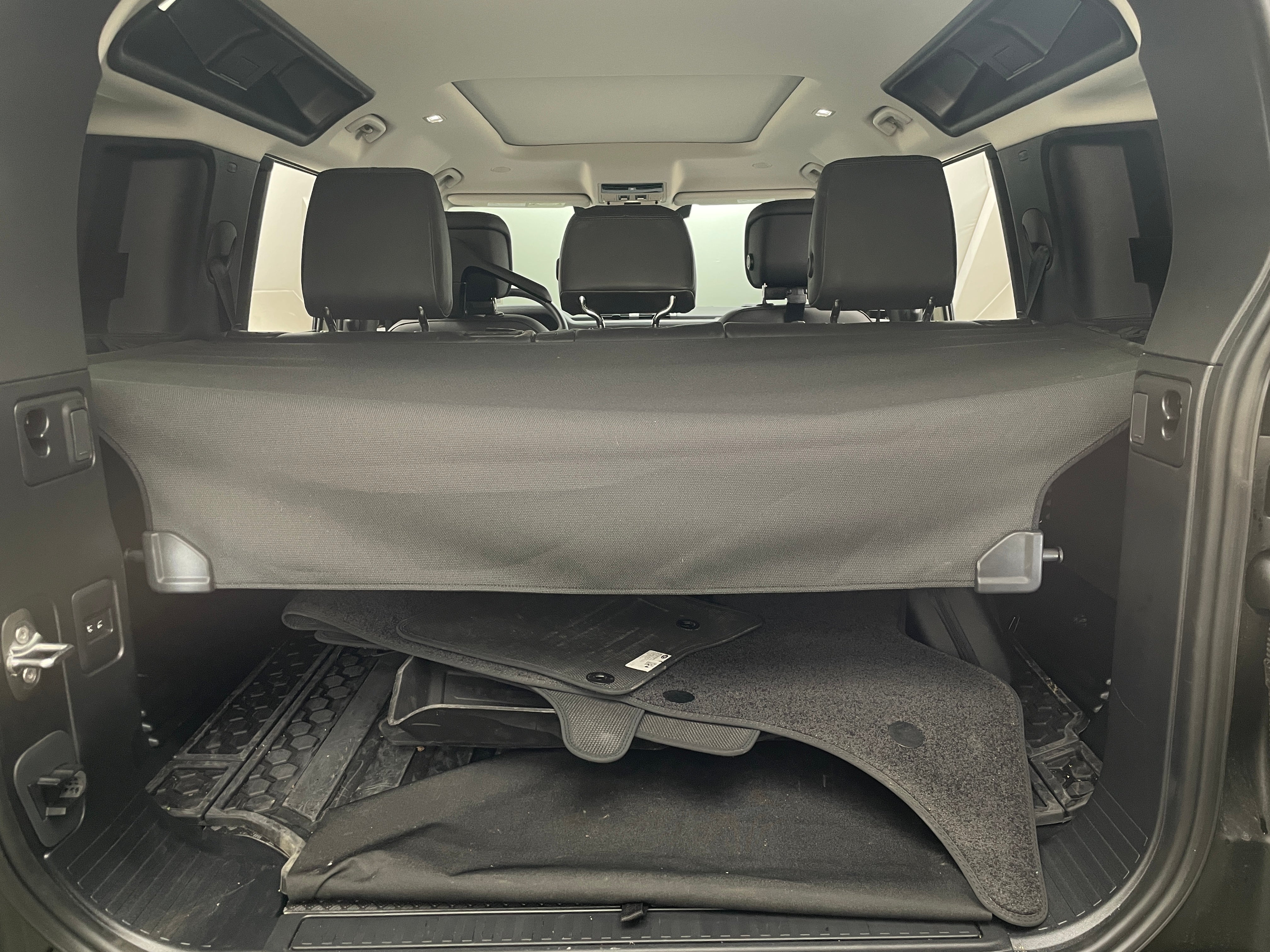 2024 Land Rover Defender 110 7
