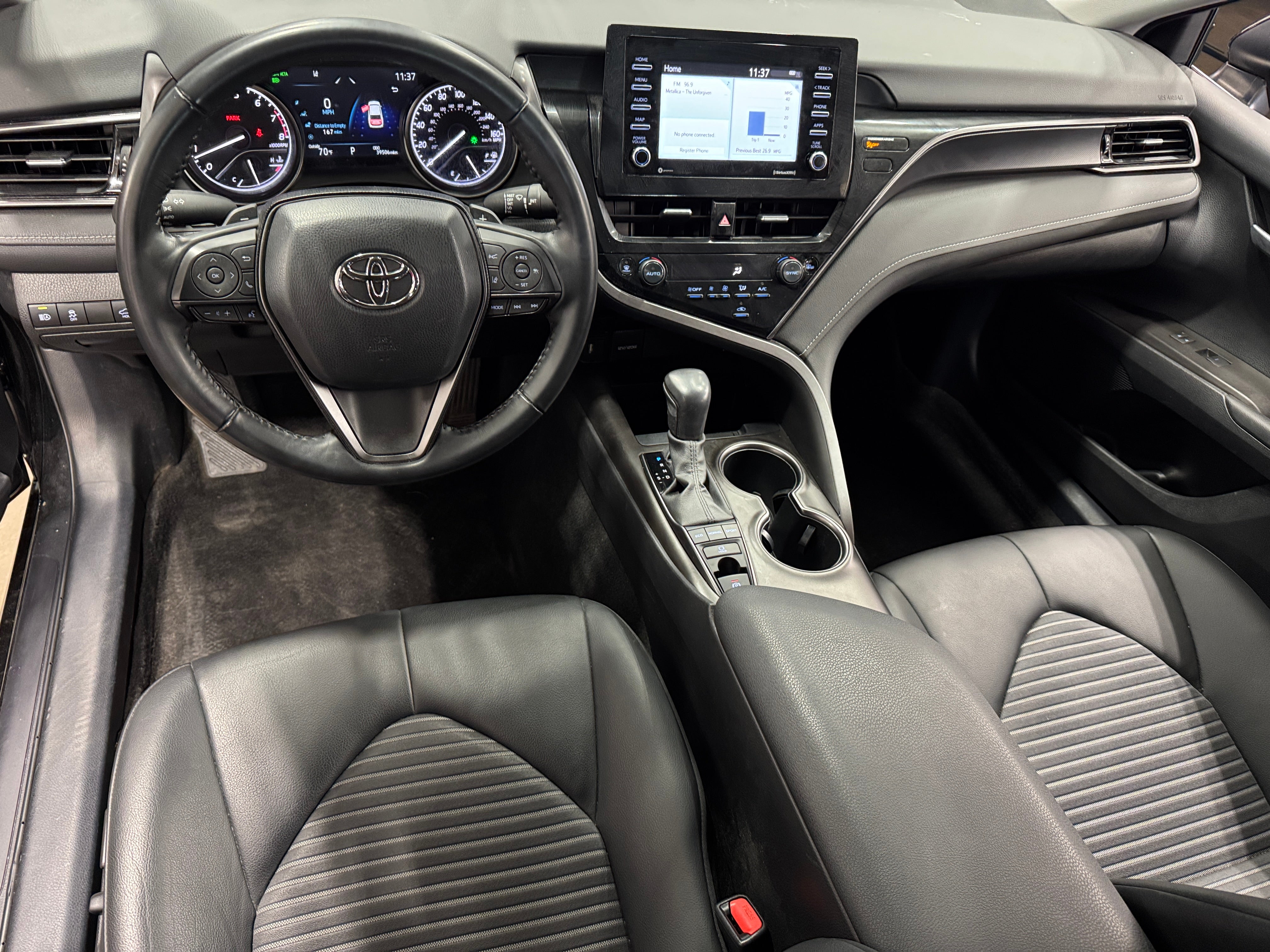 2023 Toyota Camry SE 2