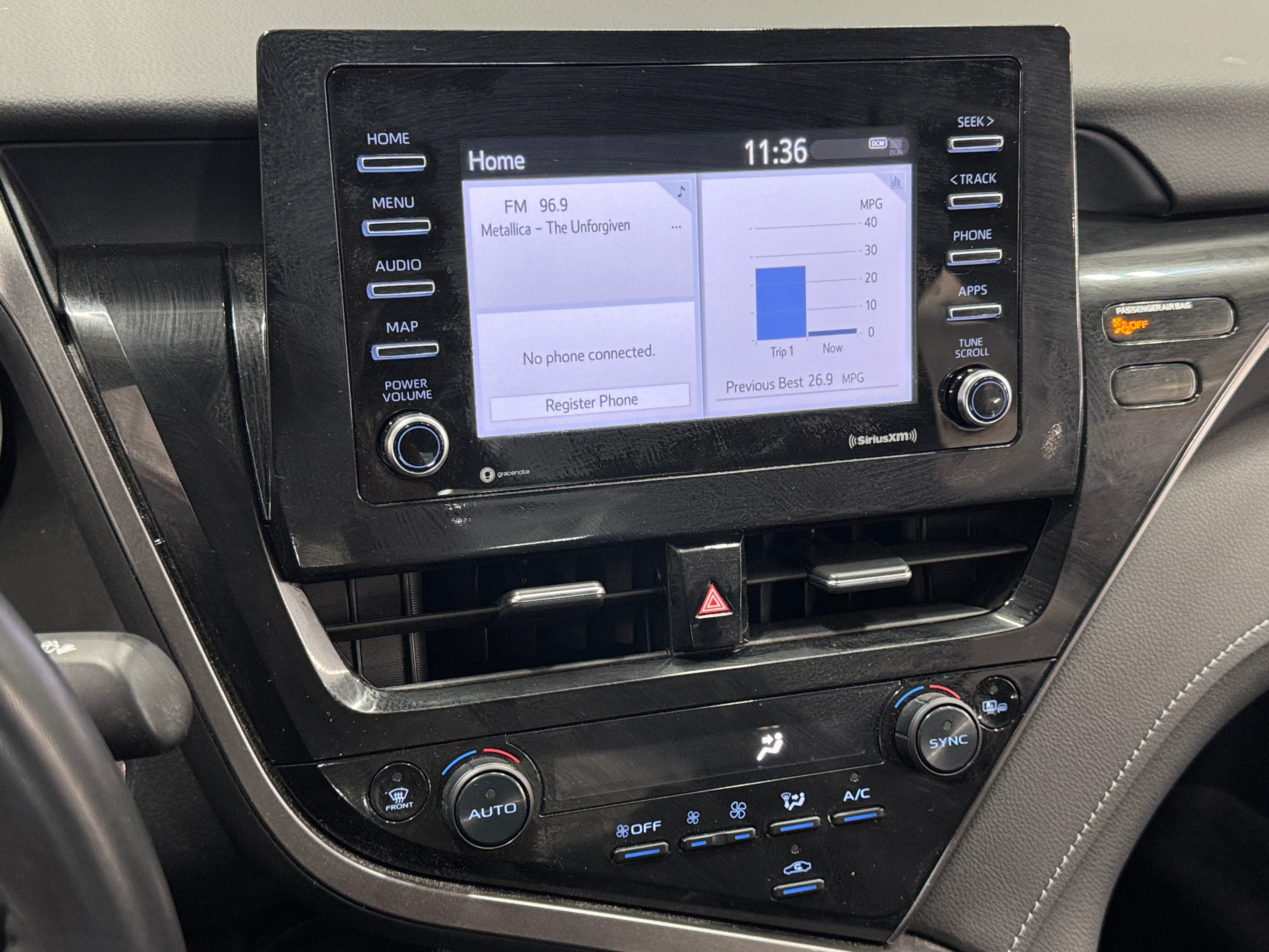 2023 Toyota Camry SE 3