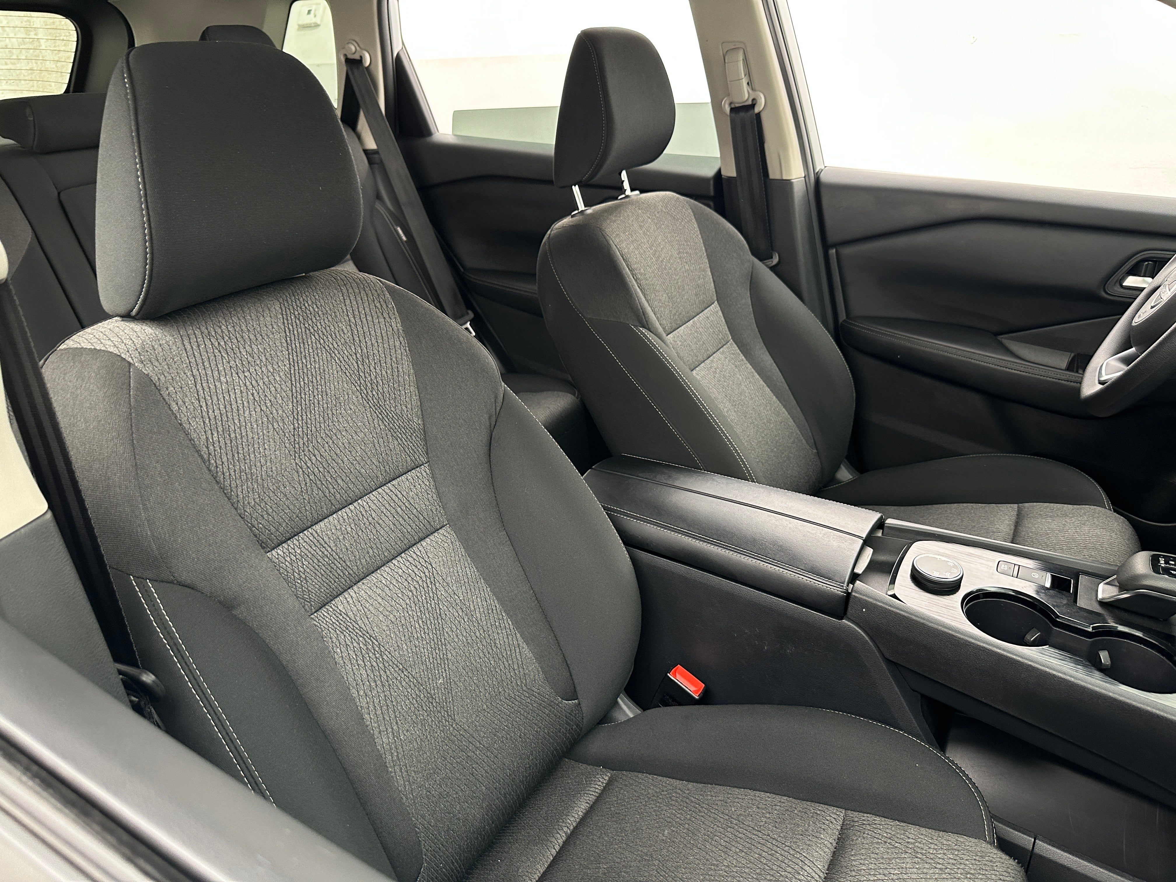 2024 Nissan Rogue SV 2