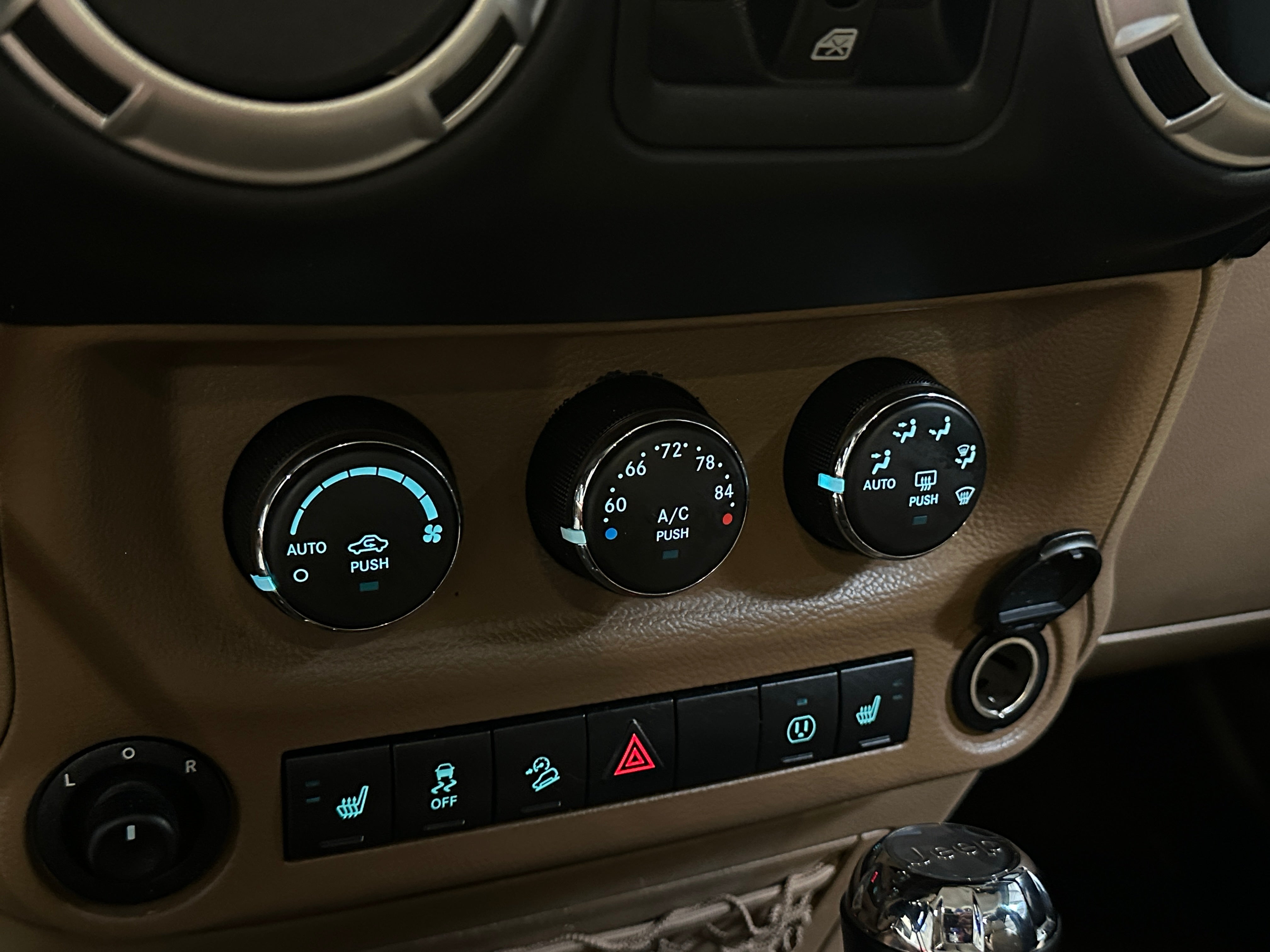 2016 Jeep Wrangler Unlimited Sahara 3