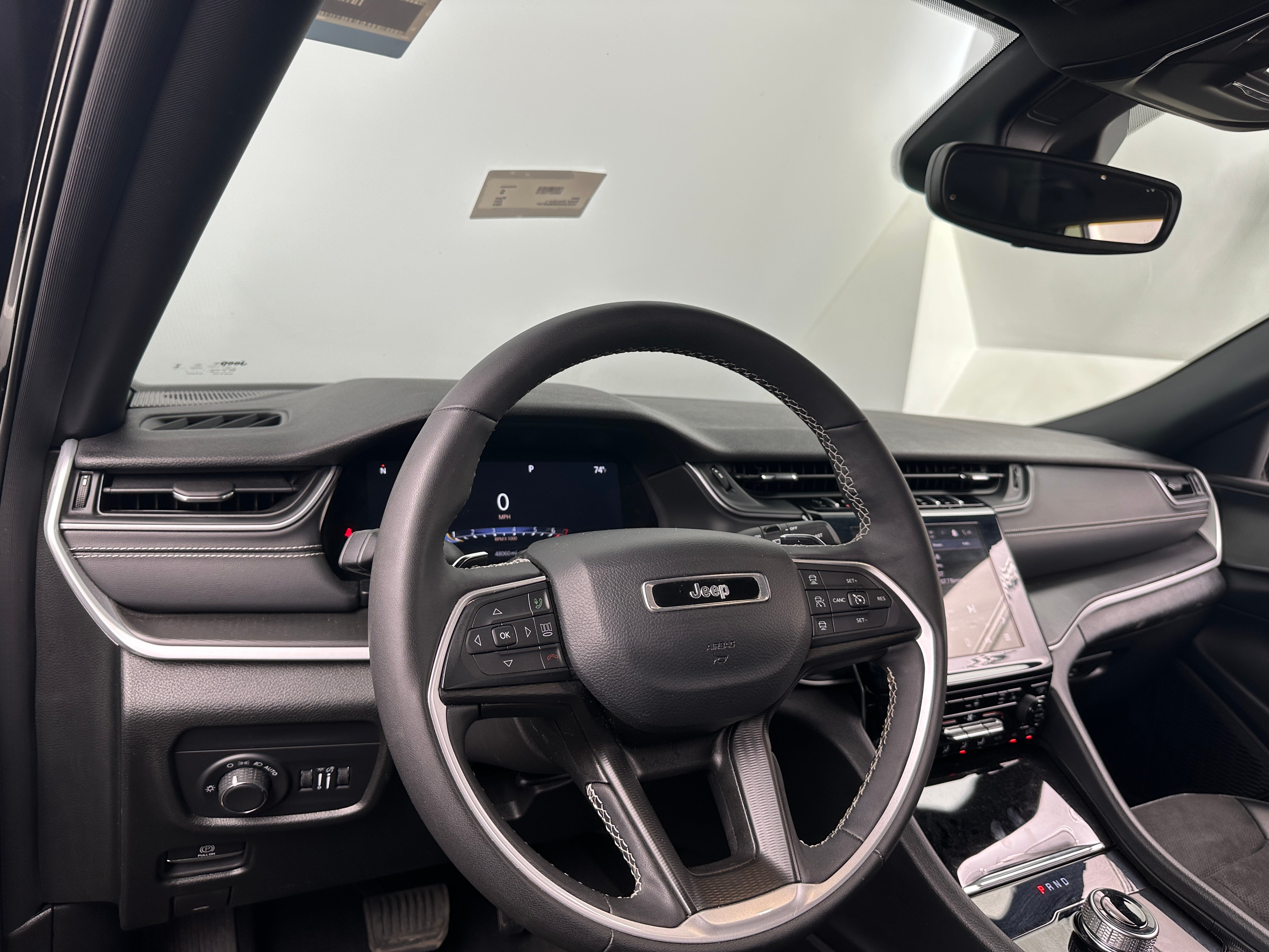 2024 Jeep Grand Cherokee L Laredo 2