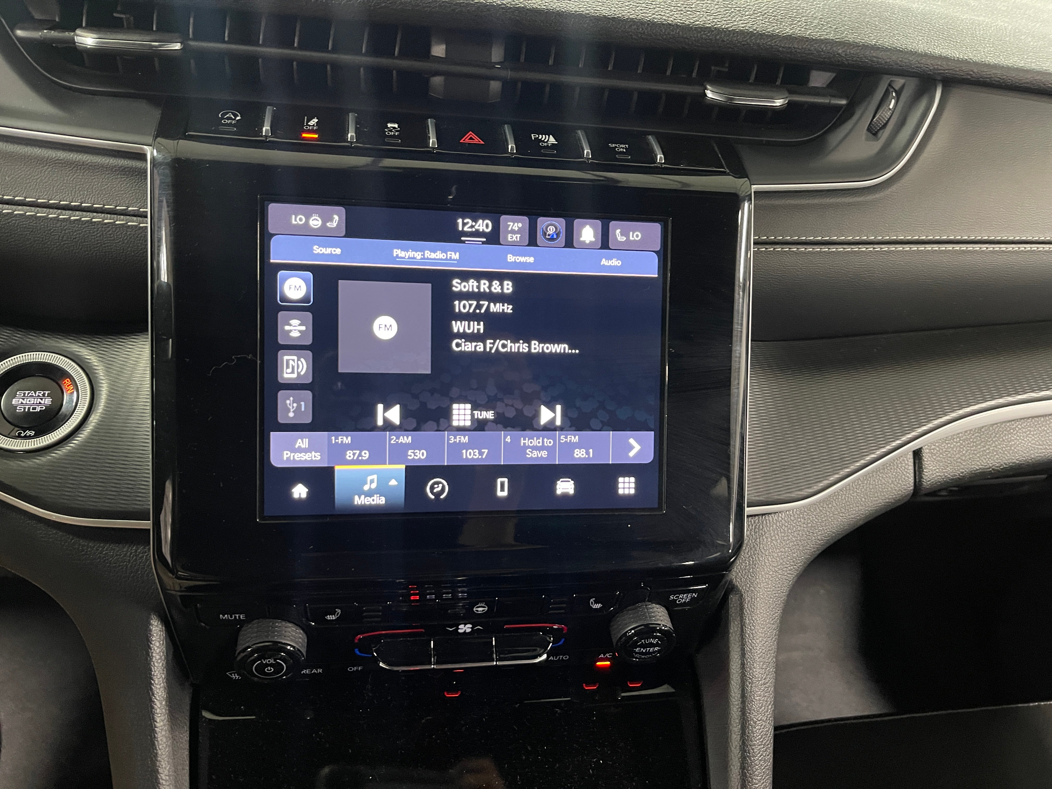 2024 Jeep Grand Cherokee L Laredo 3
