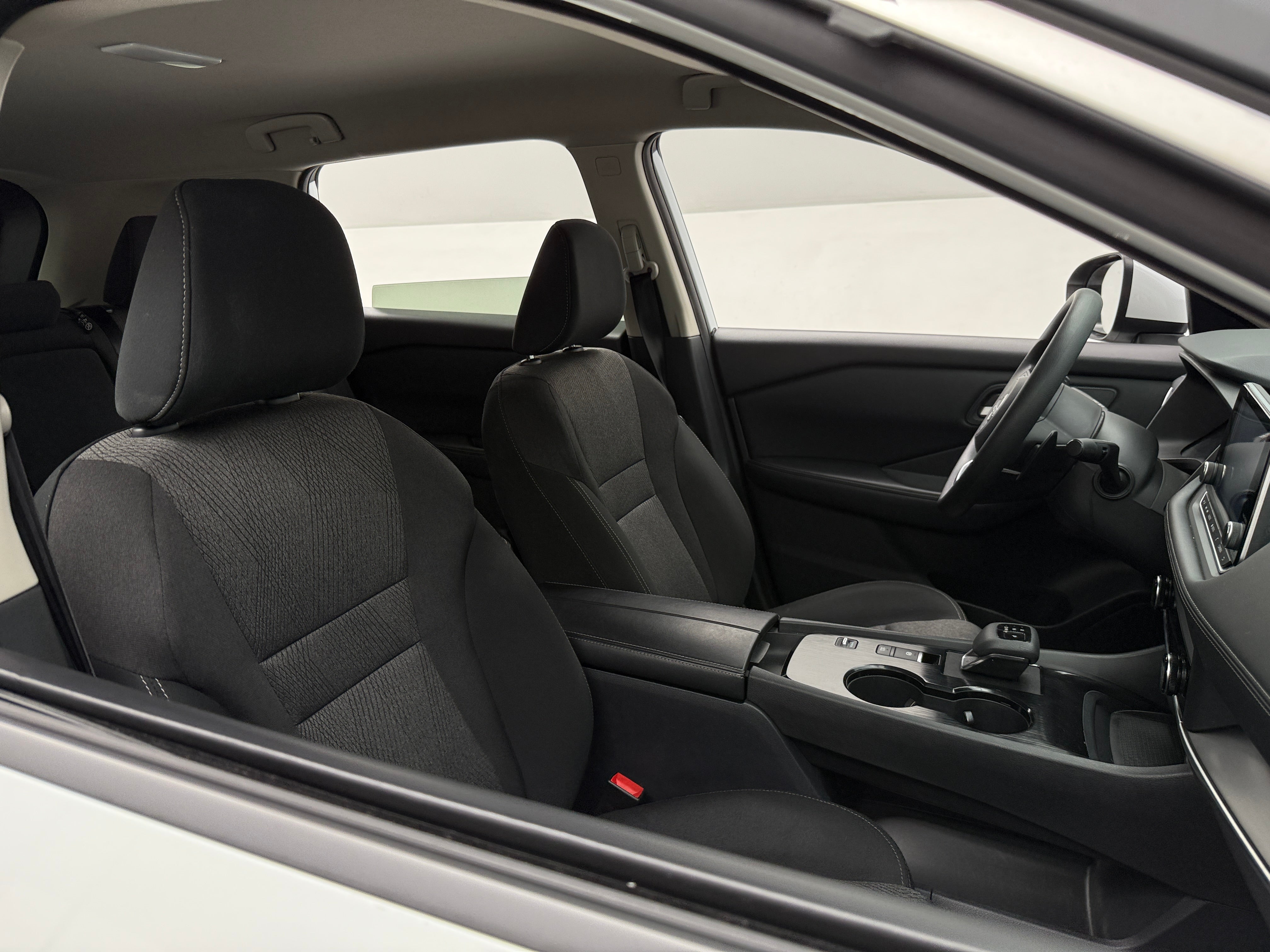 2024 Nissan Rogue SV 2