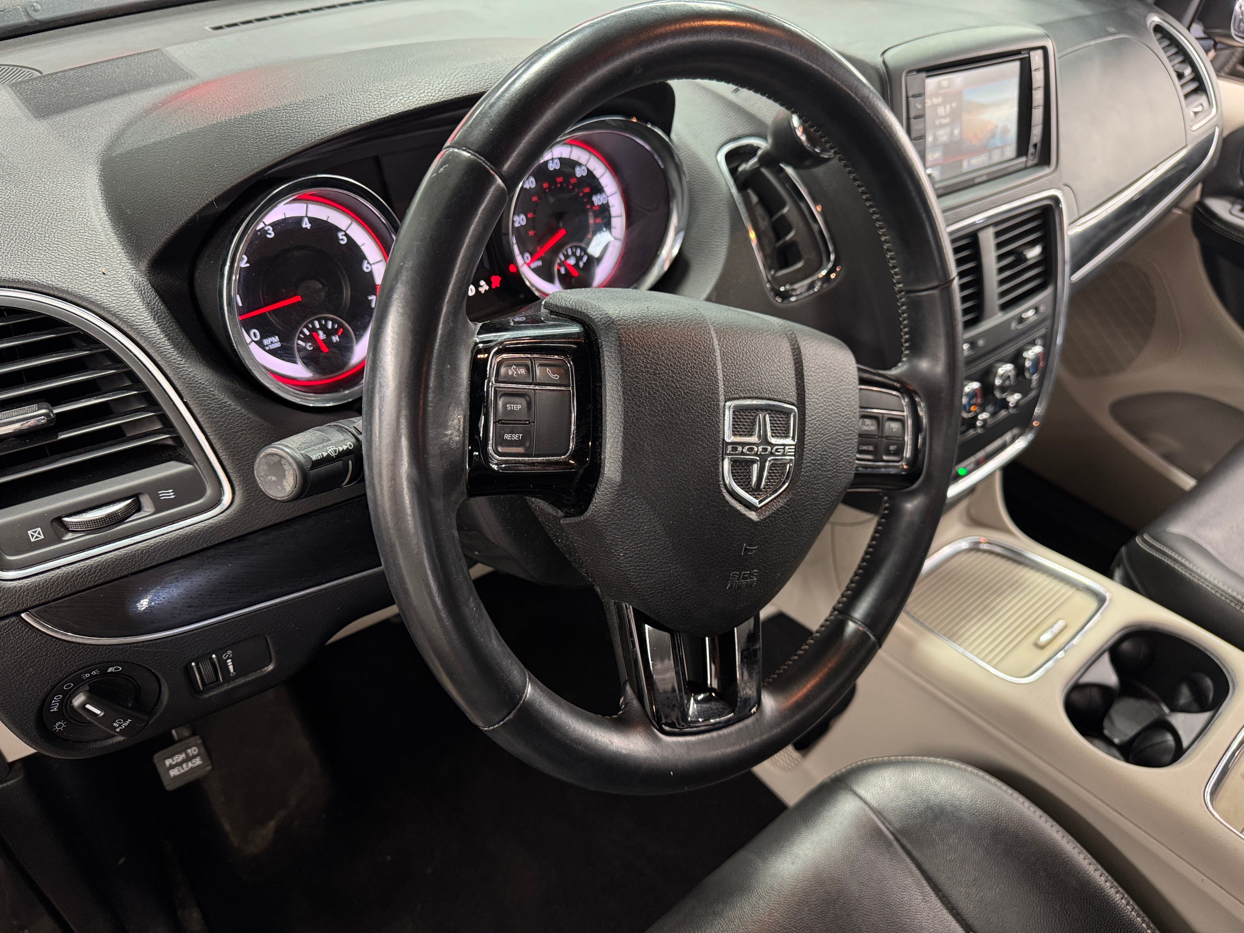2019 Dodge Grand Caravan SXT 2