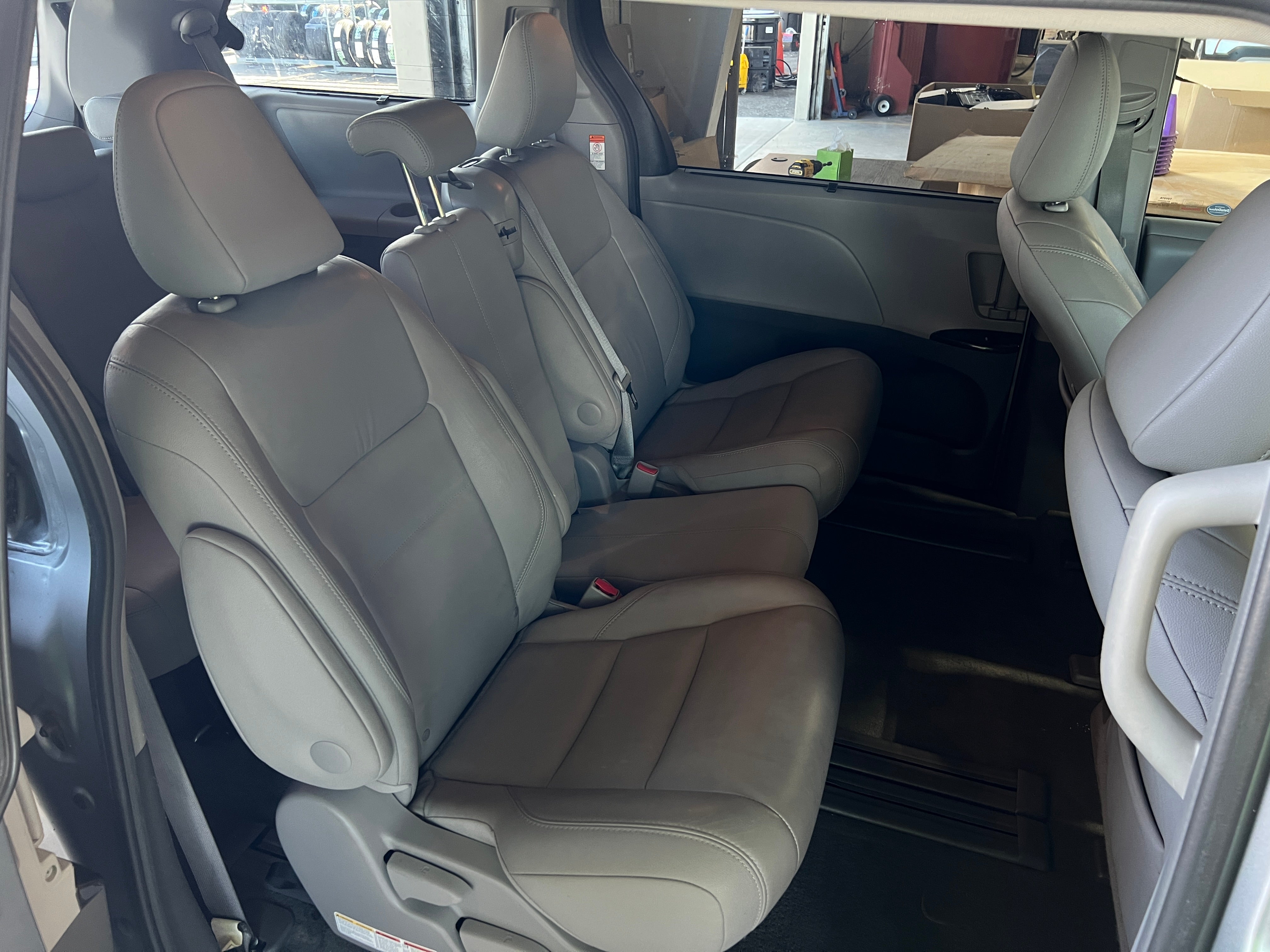 2015 Toyota Sienna XLE 5