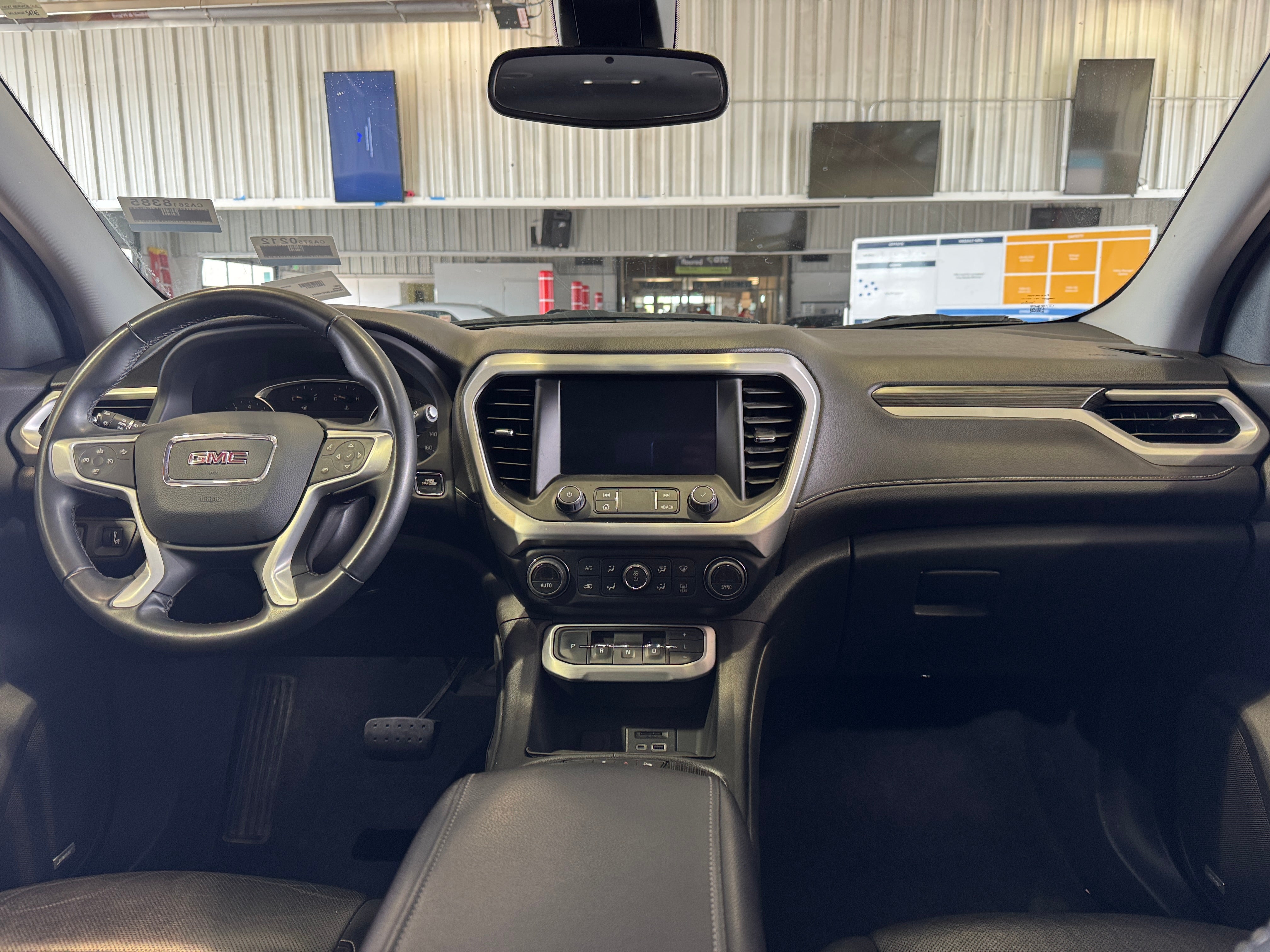 2023 GMC Acadia SLT 2
