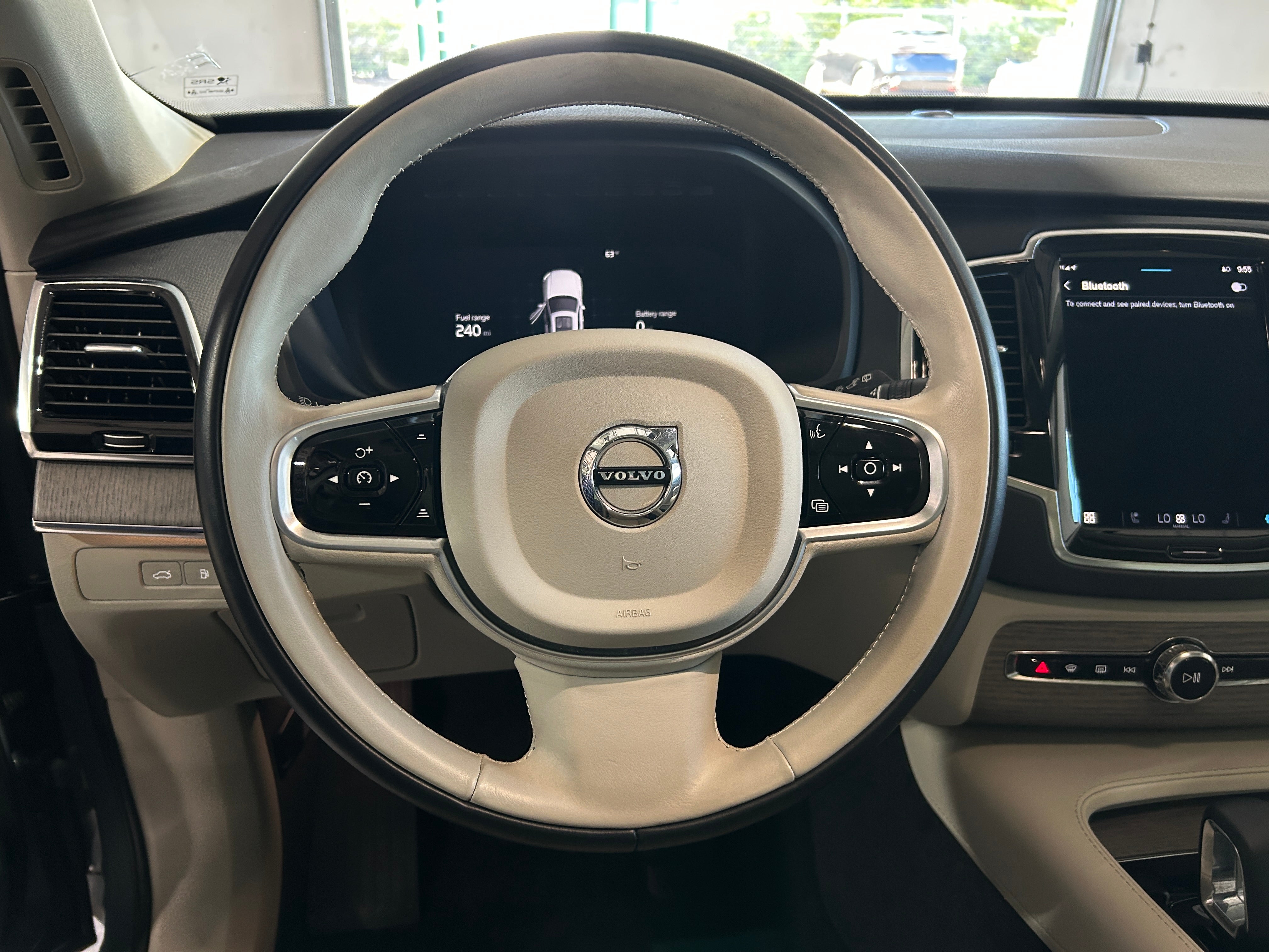 2023 Volvo XC90 T8 Plus 4