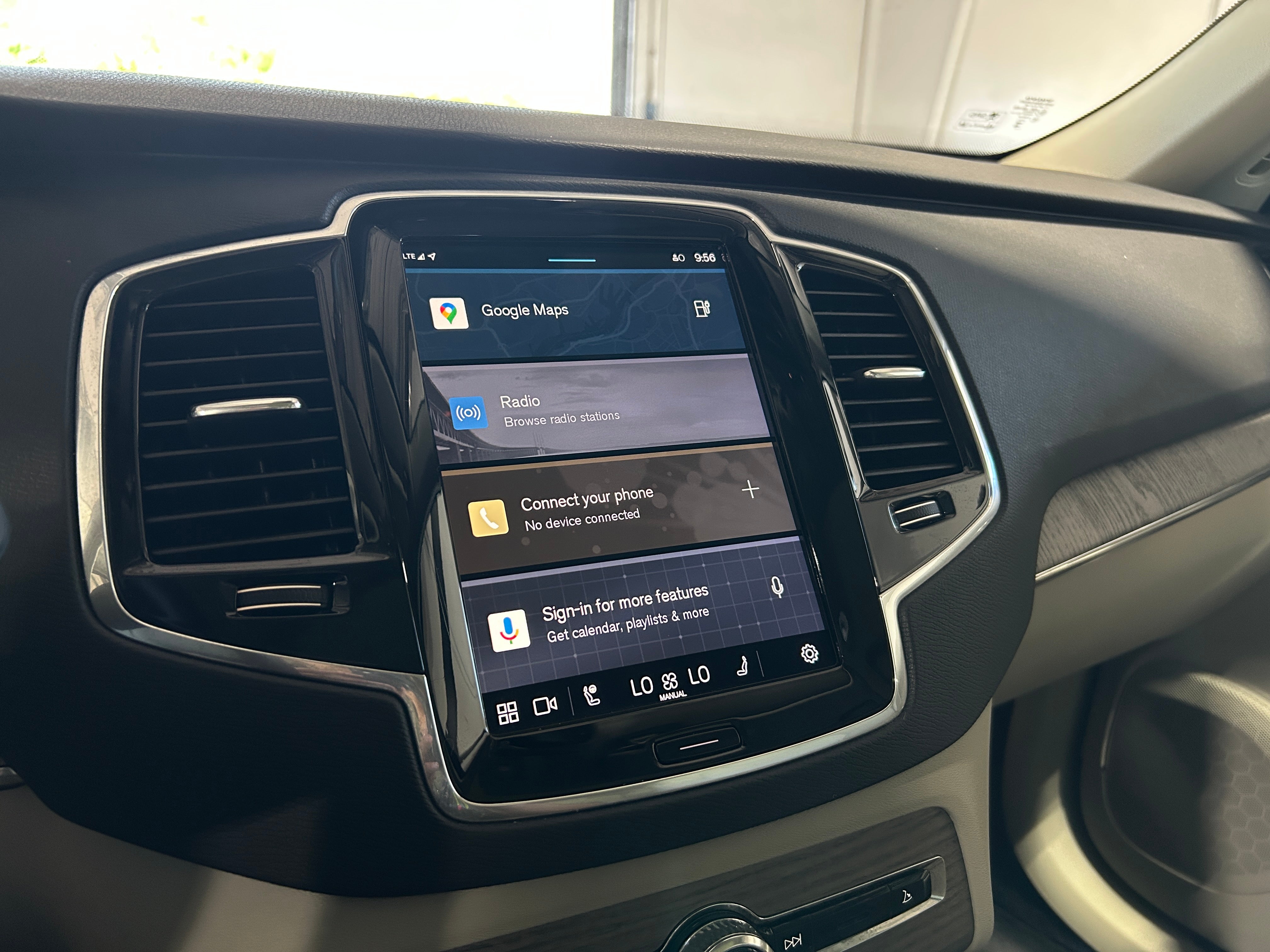 2023 Volvo XC90 T8 Plus 3