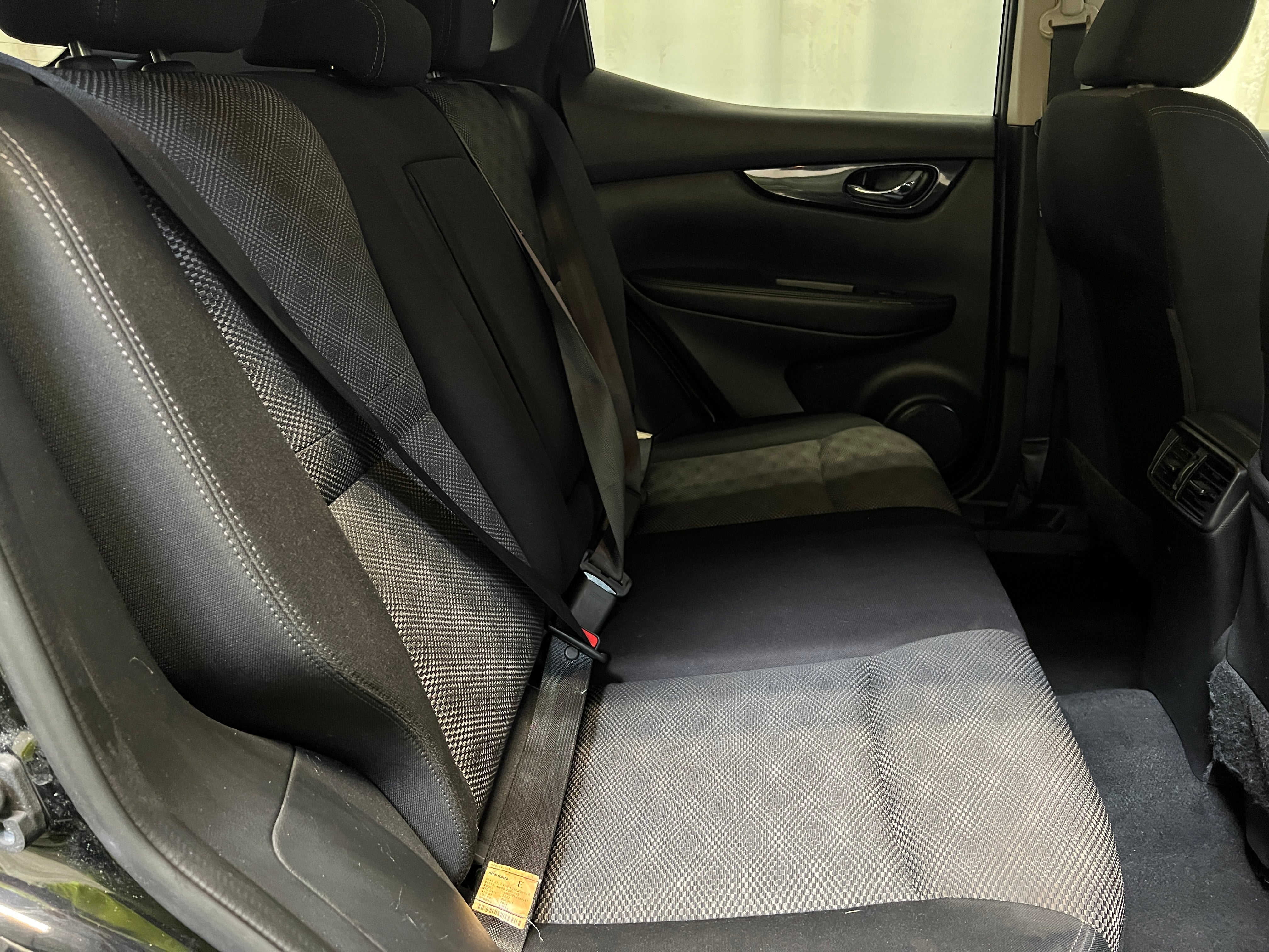 2017 Nissan Rogue Sport SV 6