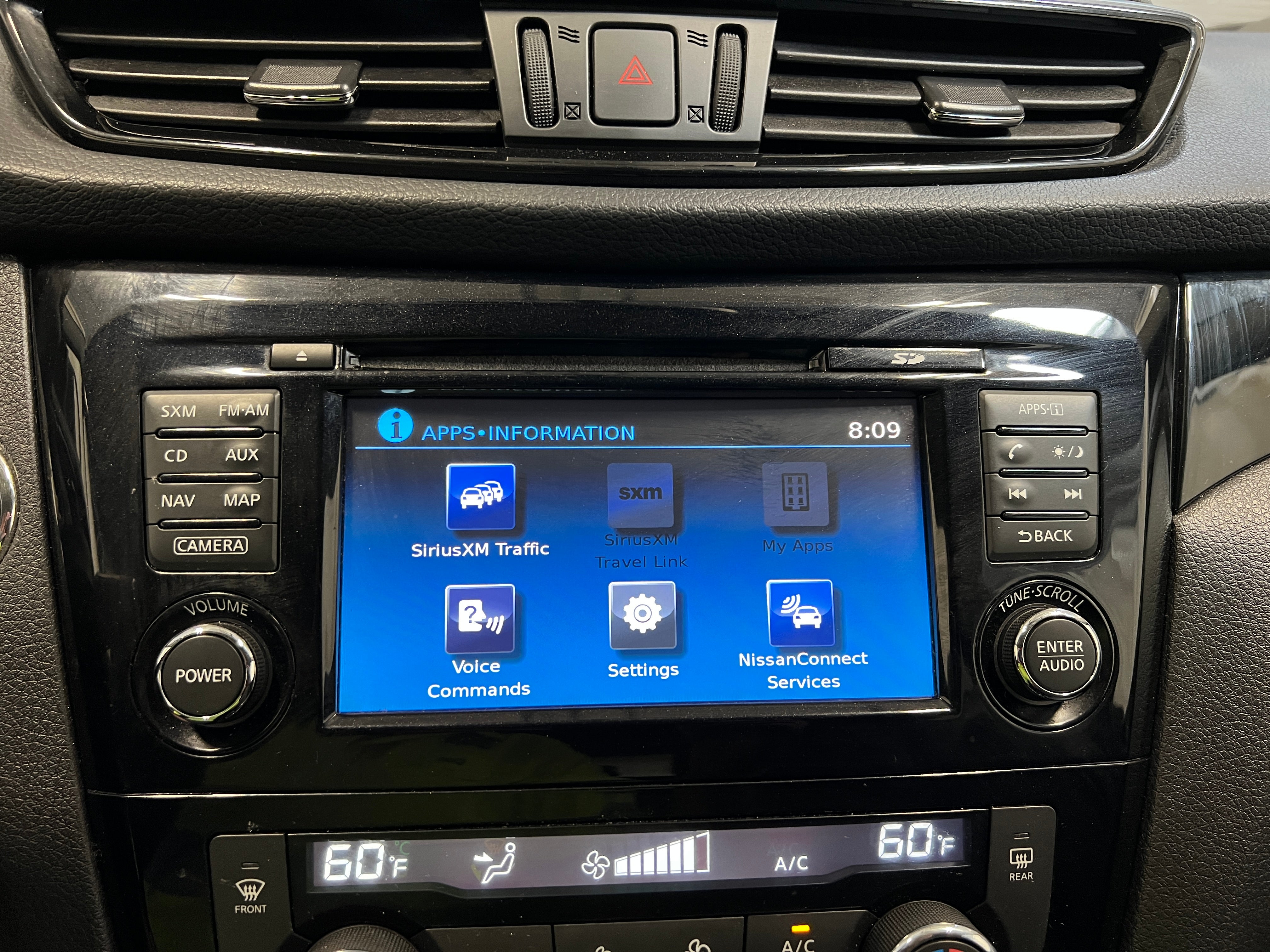 2017 Nissan Rogue Sport SV 4