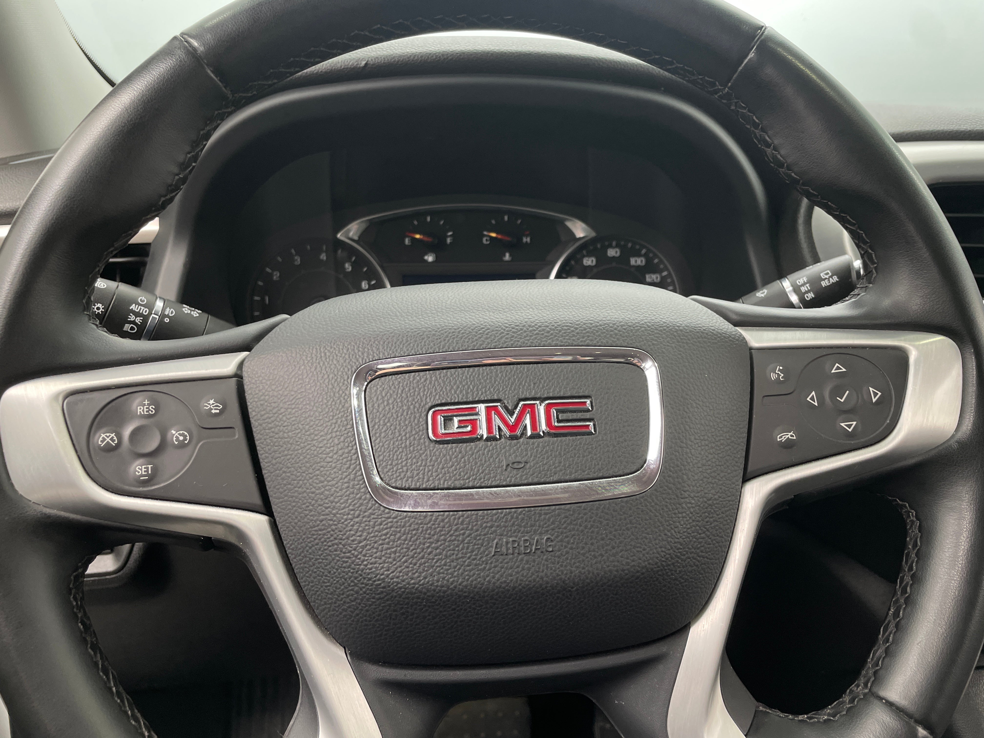 2023 GMC Acadia SLT 4