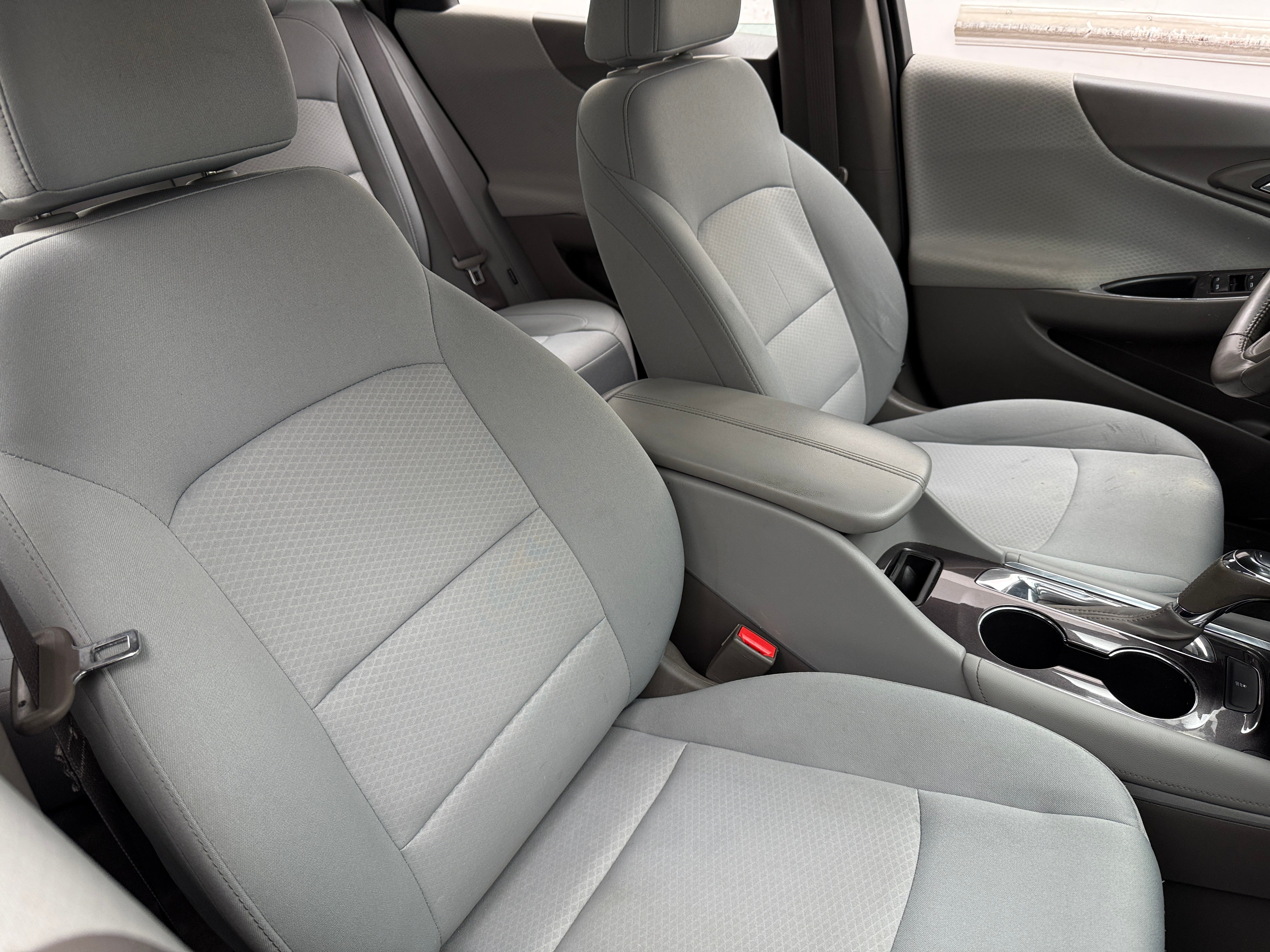 2017 Chevrolet Malibu LT 2