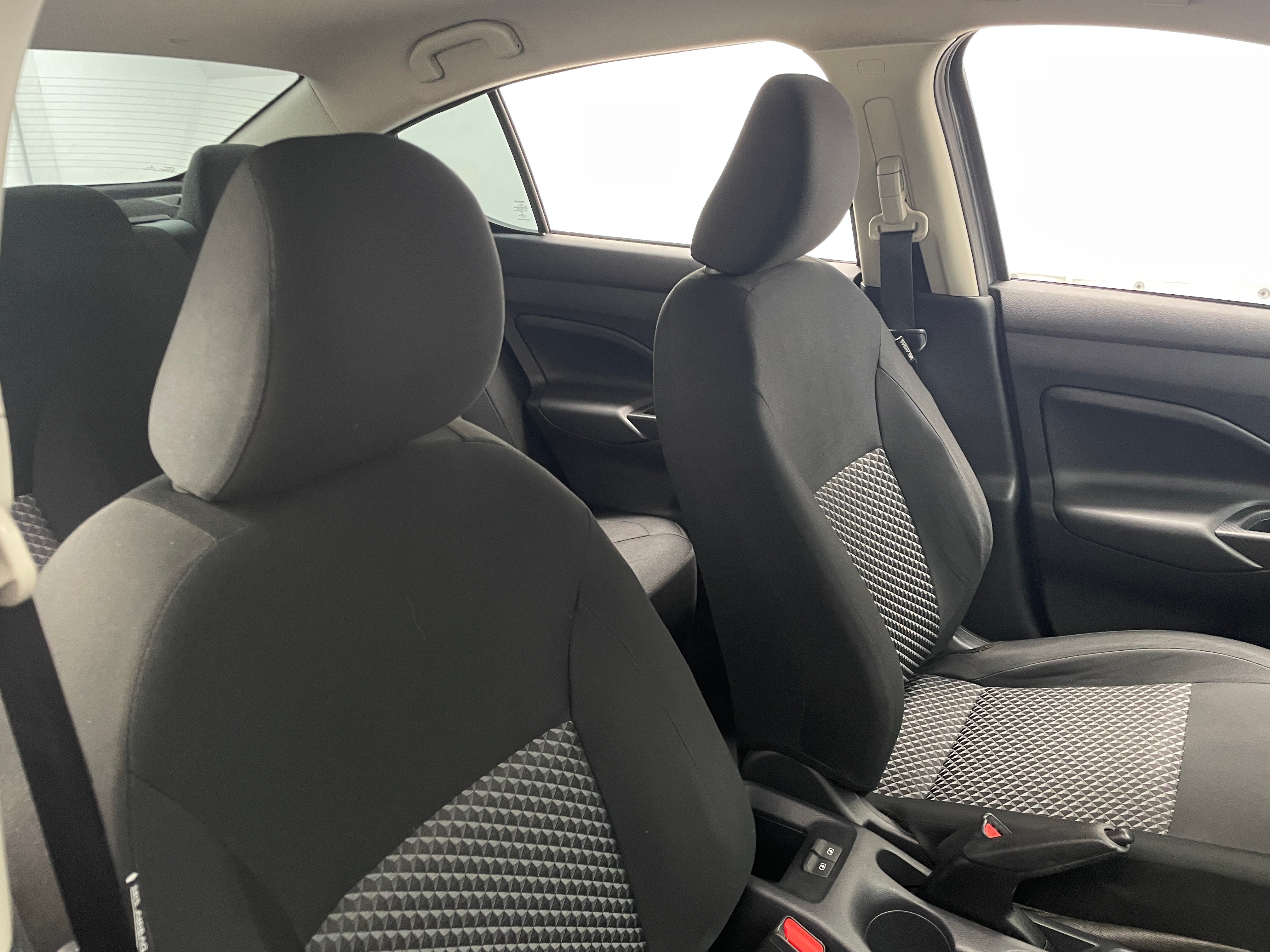 2021 Nissan Versa S 2