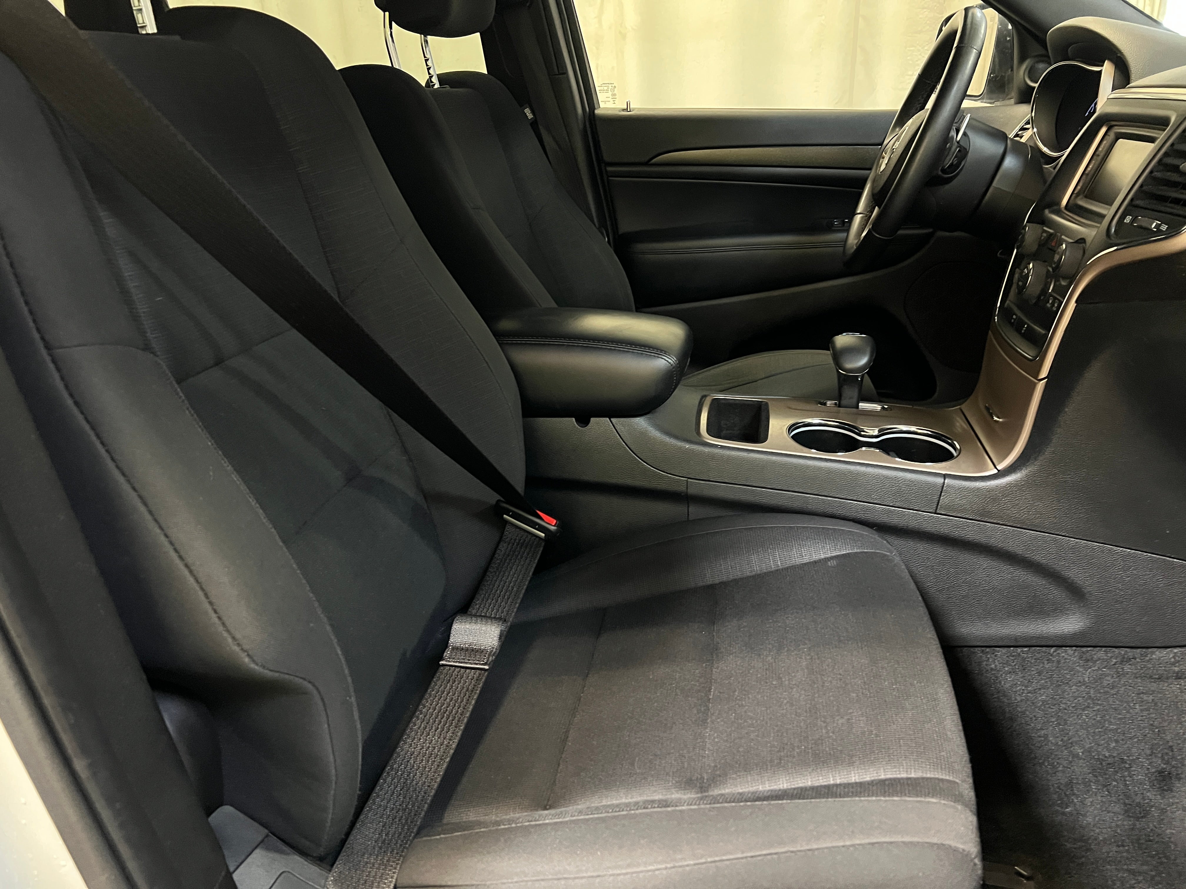 2015 Jeep Grand Cherokee Laredo 2