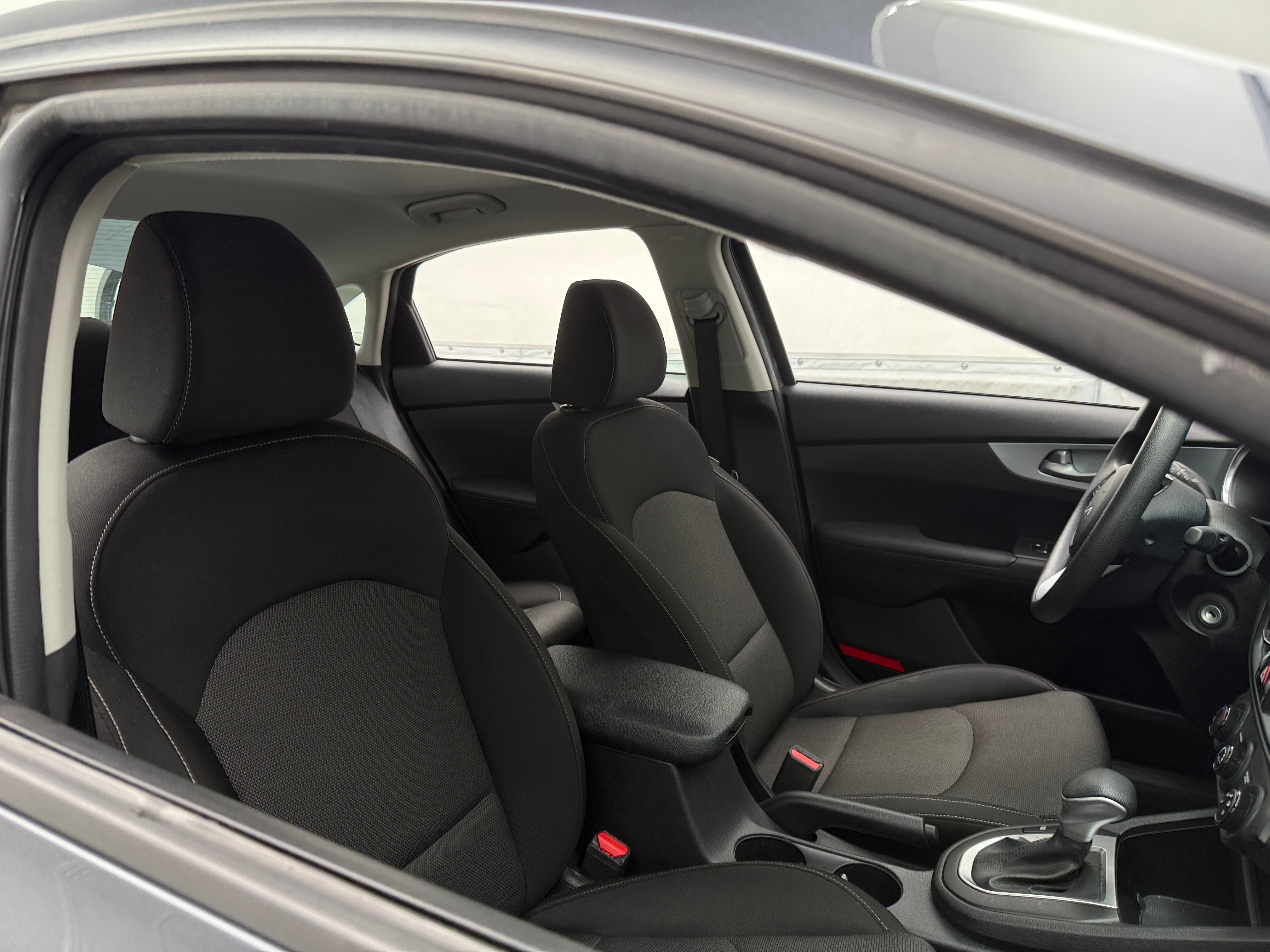 2023 Kia Forte LXS 2