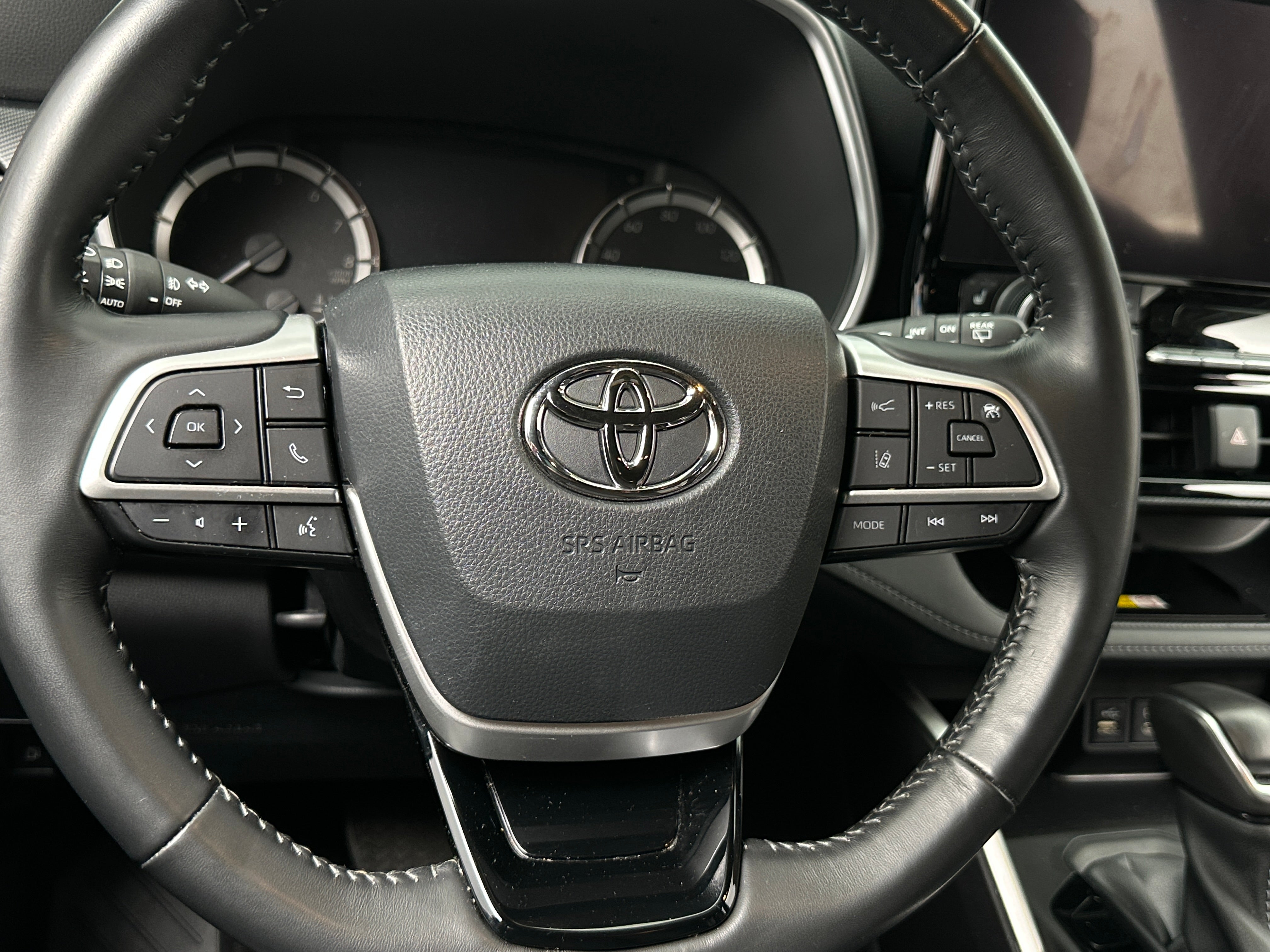 2023 Toyota Highlander XSE 4