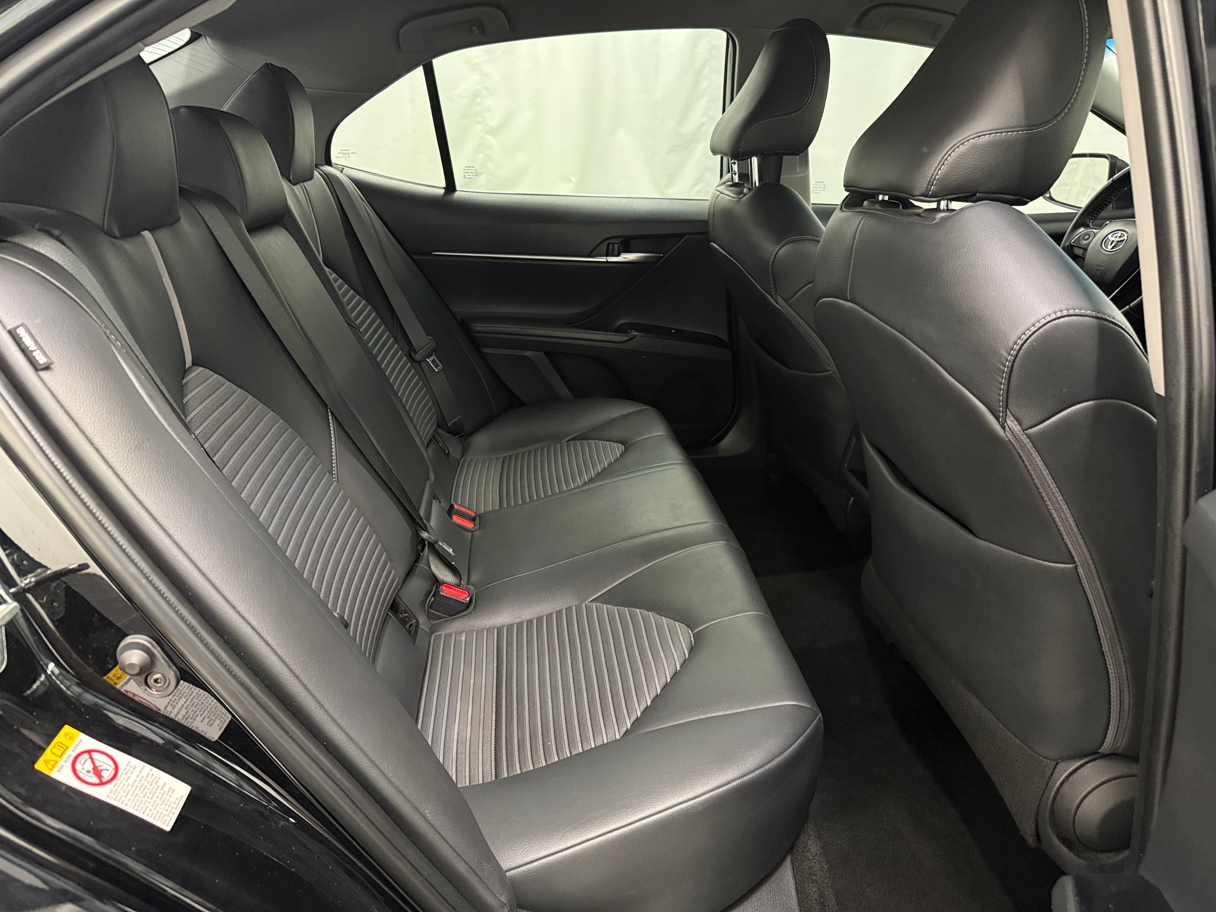 2018 Toyota Camry SE 6
