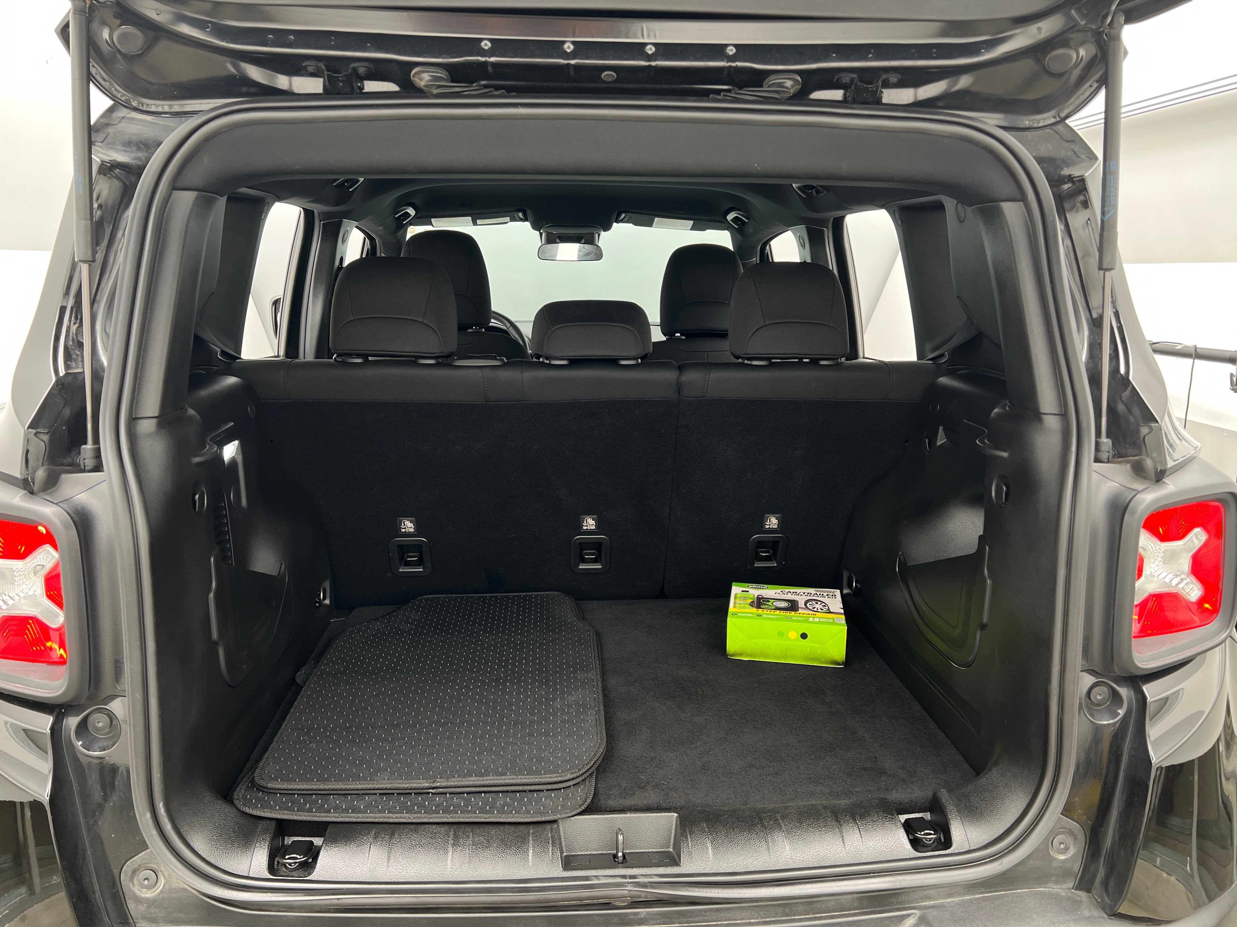 2021 Jeep Renegade 80th Anniversary 7