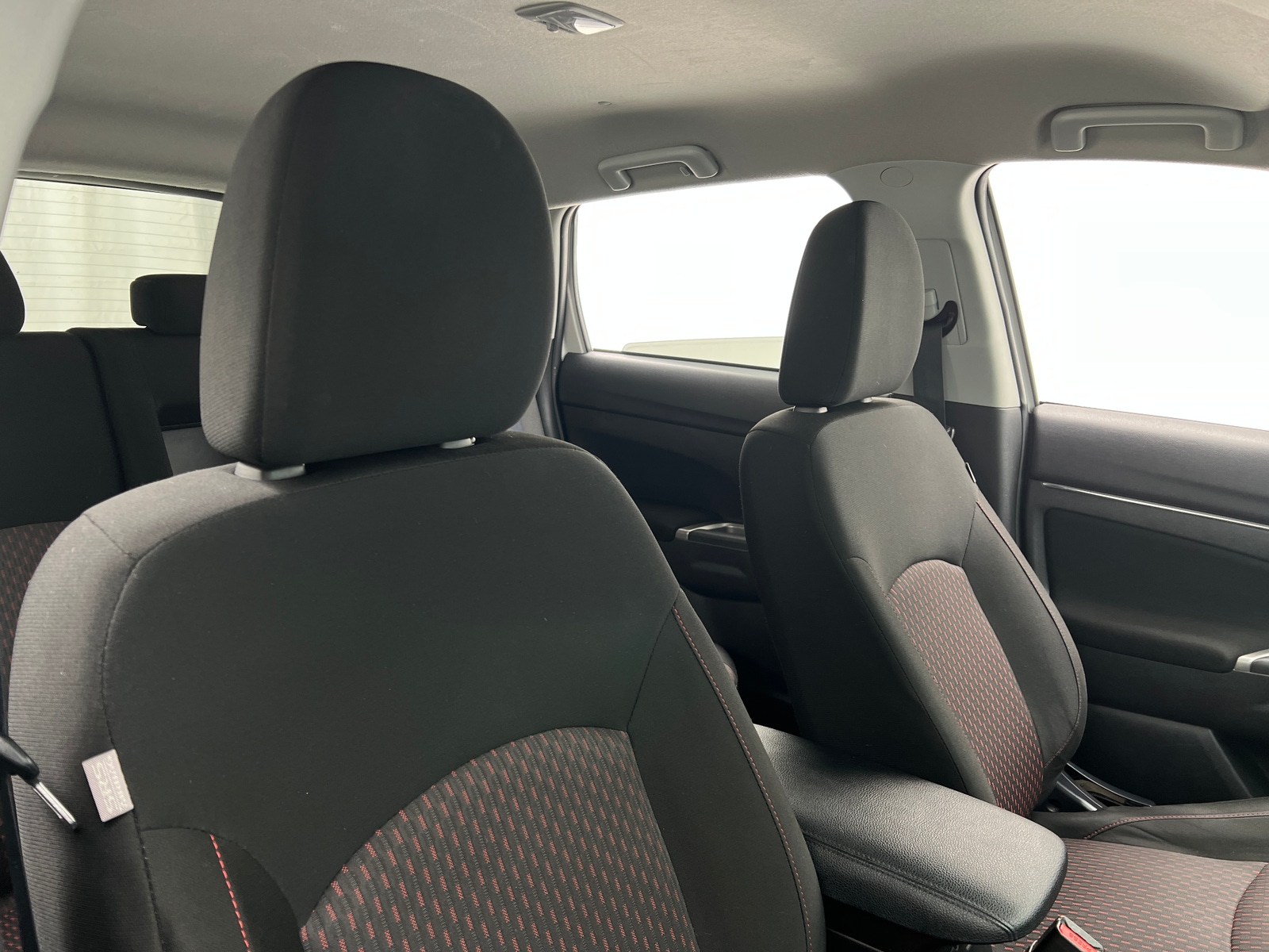 Thumbnail: 2019 Mitsubishi Outlander Sport - 2