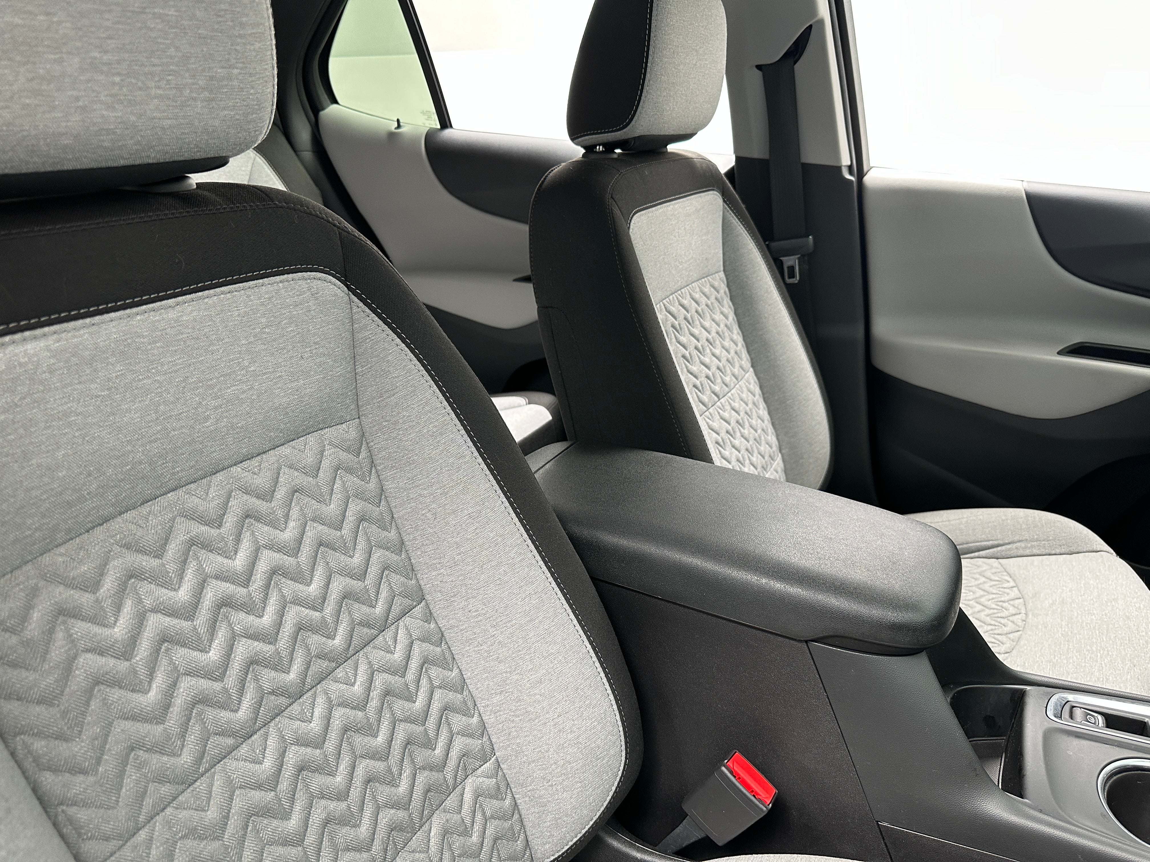 2023 Chevrolet Equinox LS 2
