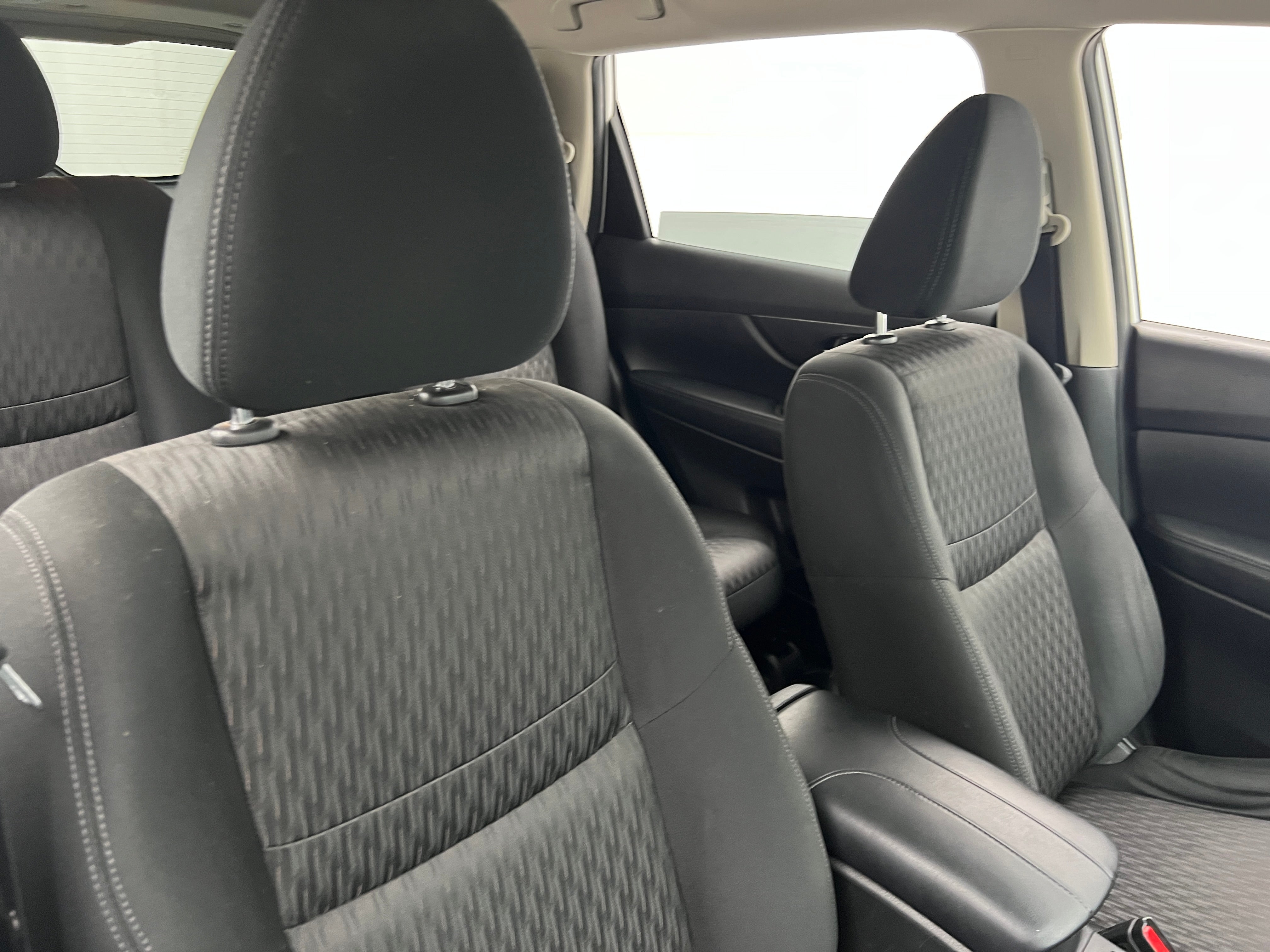 2020 Nissan Rogue SV 2