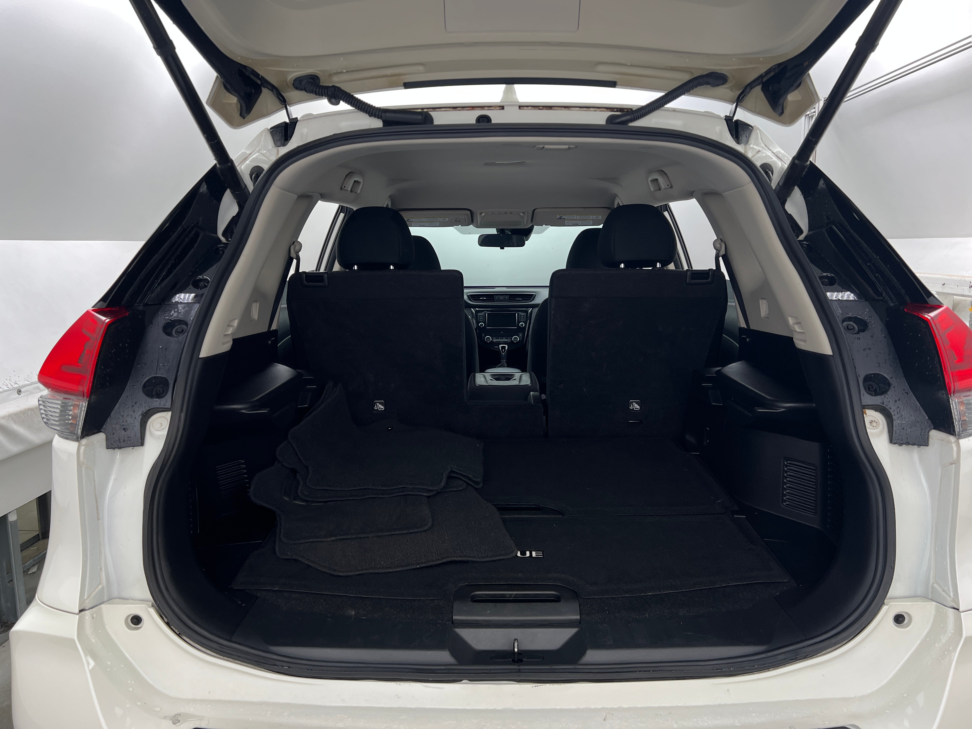 2020 Nissan Rogue SV 7