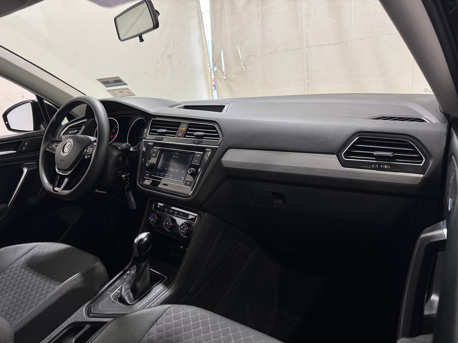 Thumbnail: 2021 Volkswagen Tiguan - 3