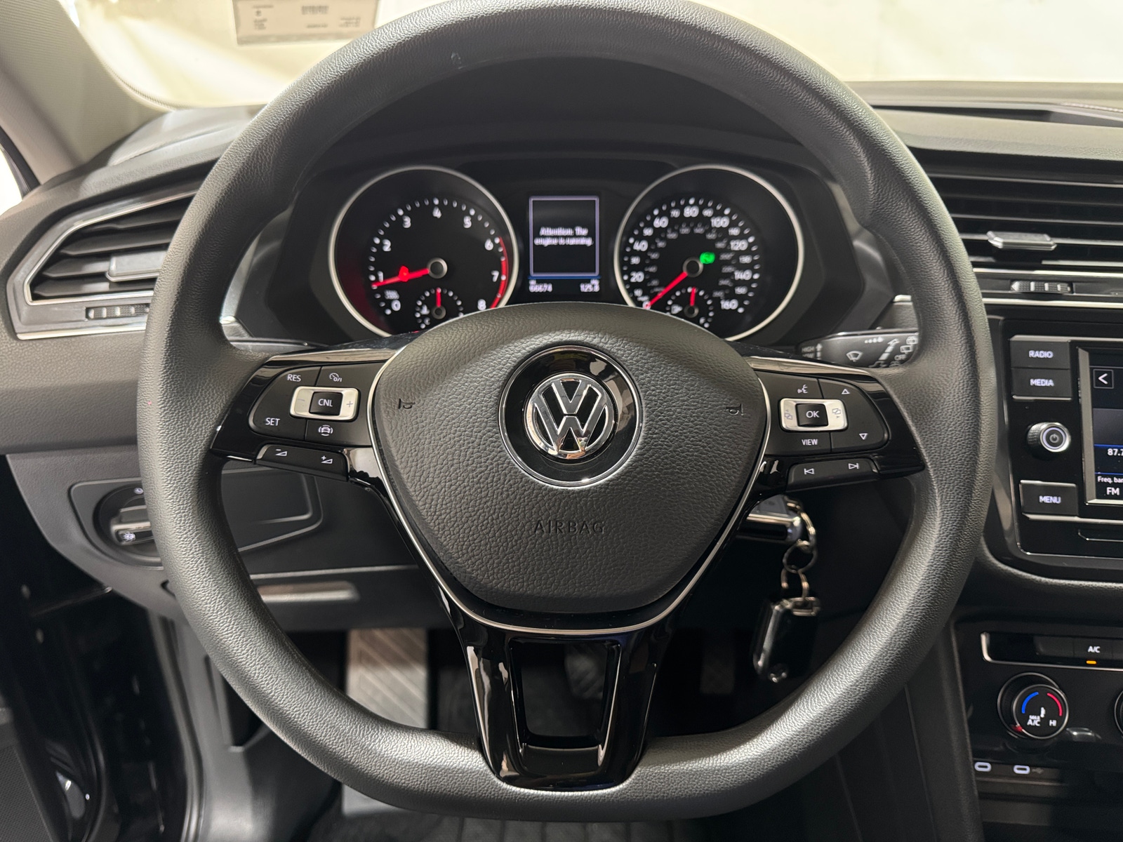 Thumbnail: 2021 Volkswagen Tiguan - 5
