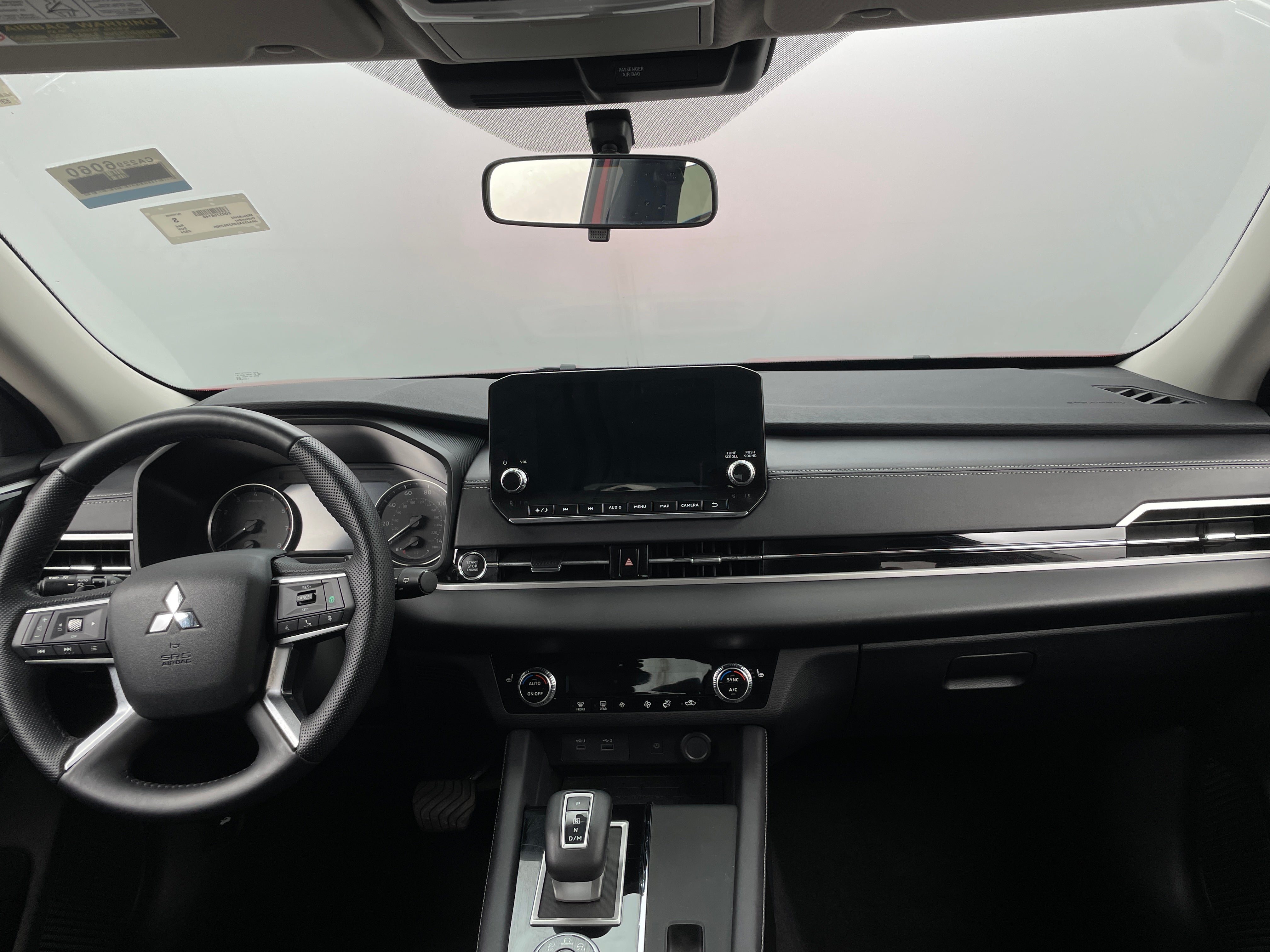 2024 Mitsubishi Outlander SE 2