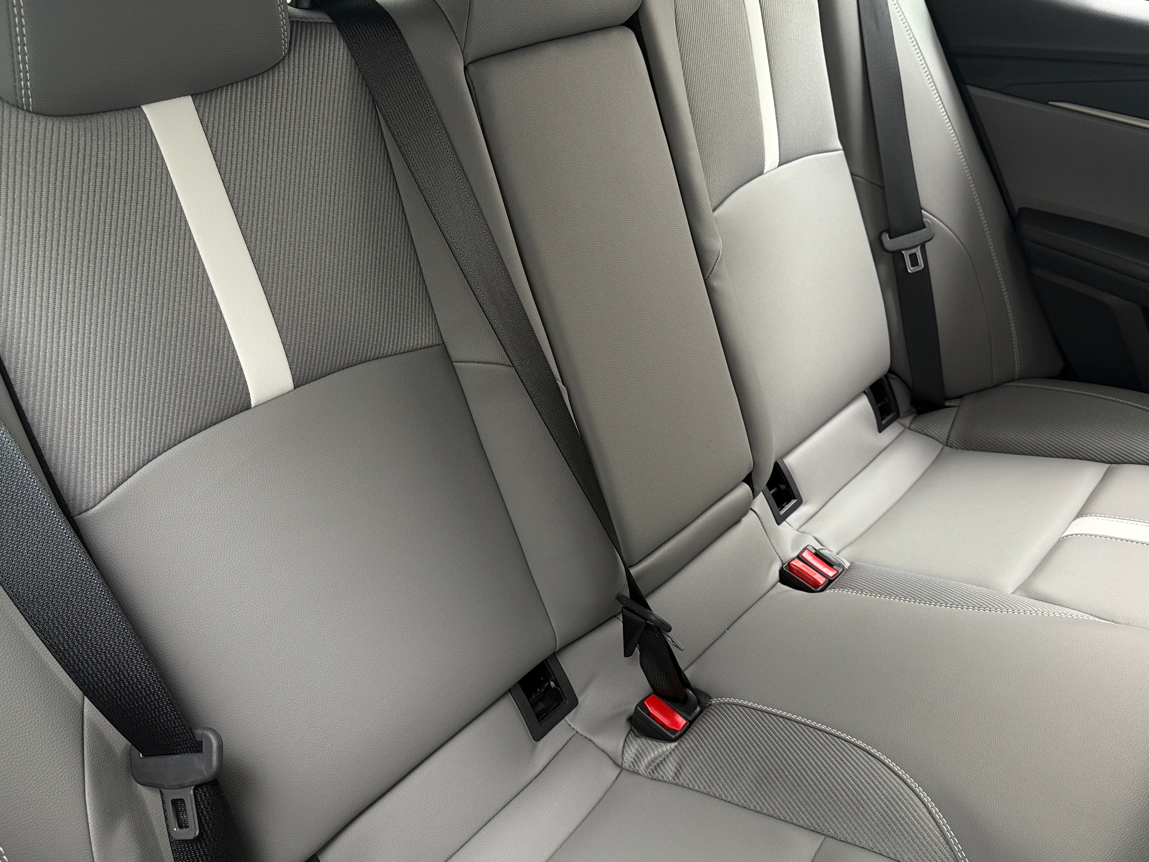 2025 Toyota Camry SE 6