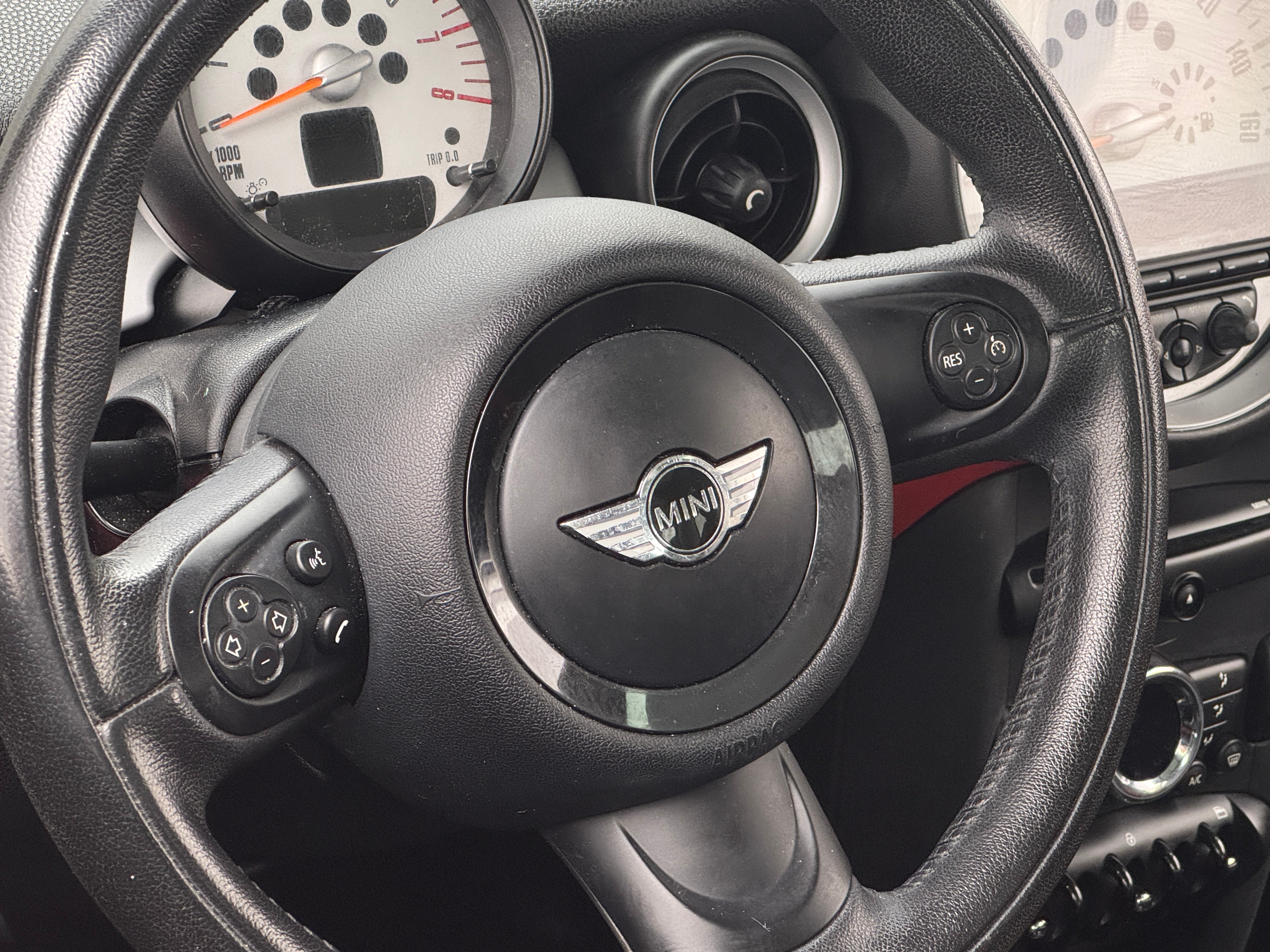 2013 MINI Cooper Hardtop  4