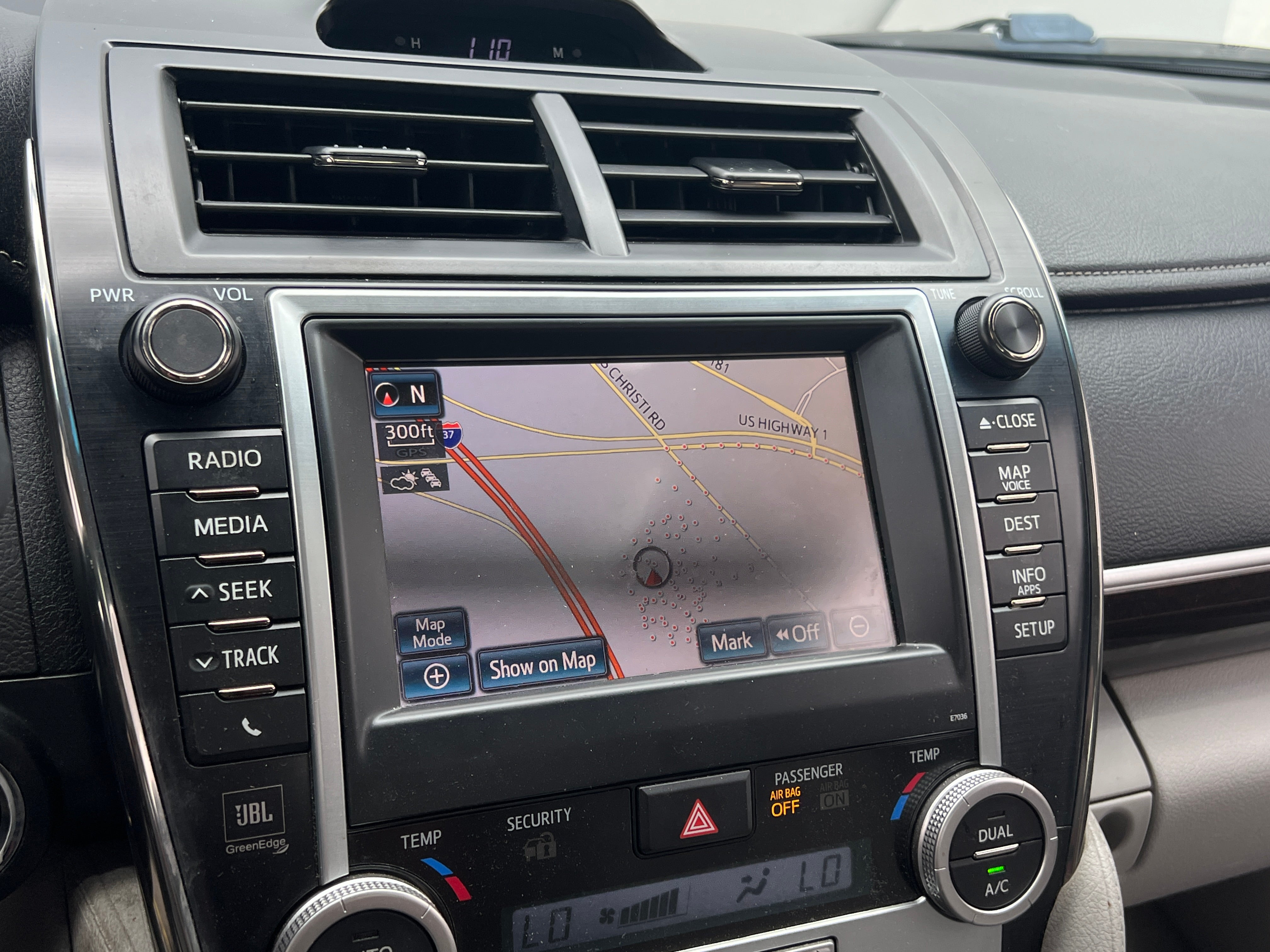 2012 Toyota Camry XLE 3