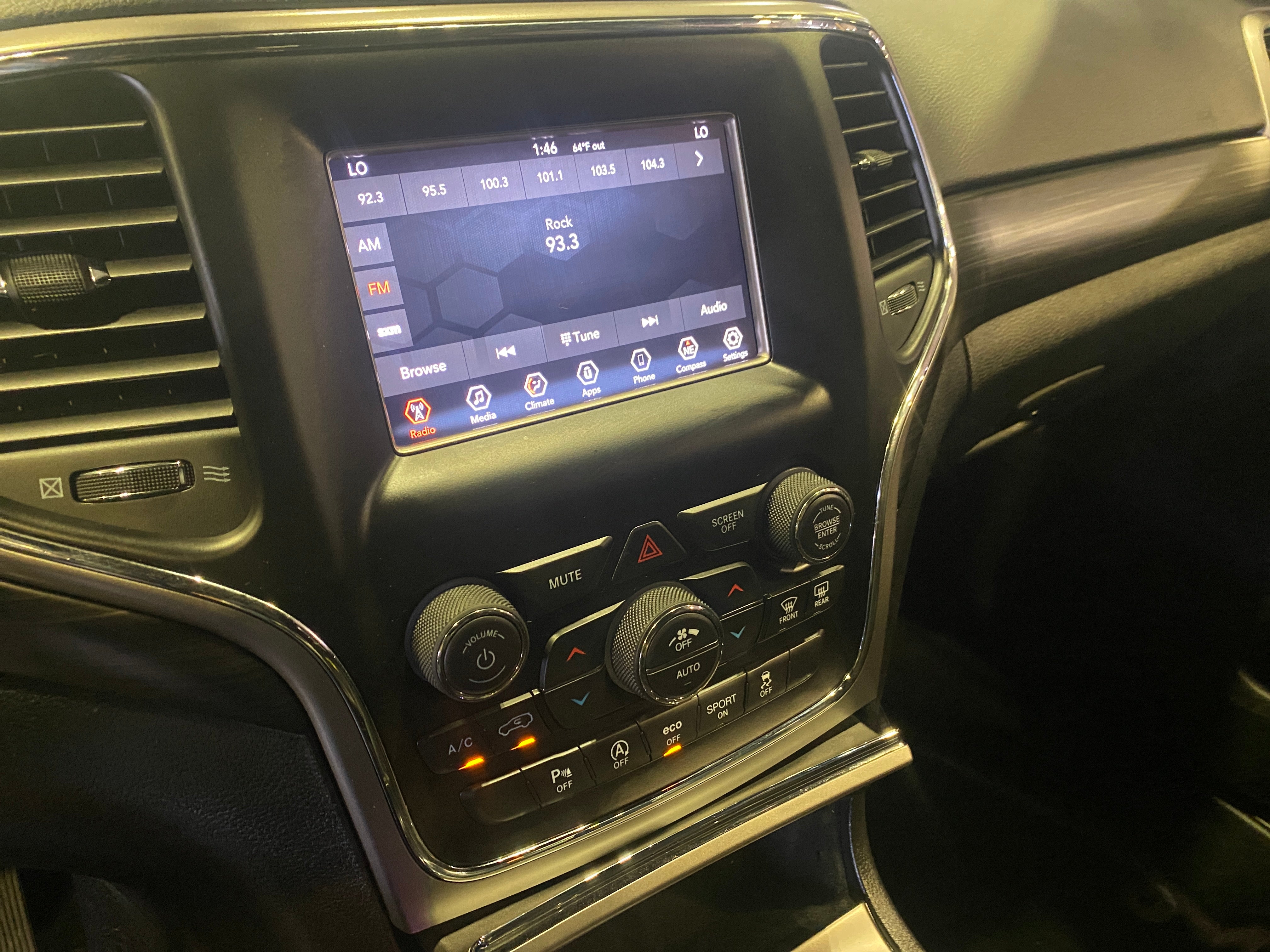 2020 Jeep Grand Cherokee Laredo 4