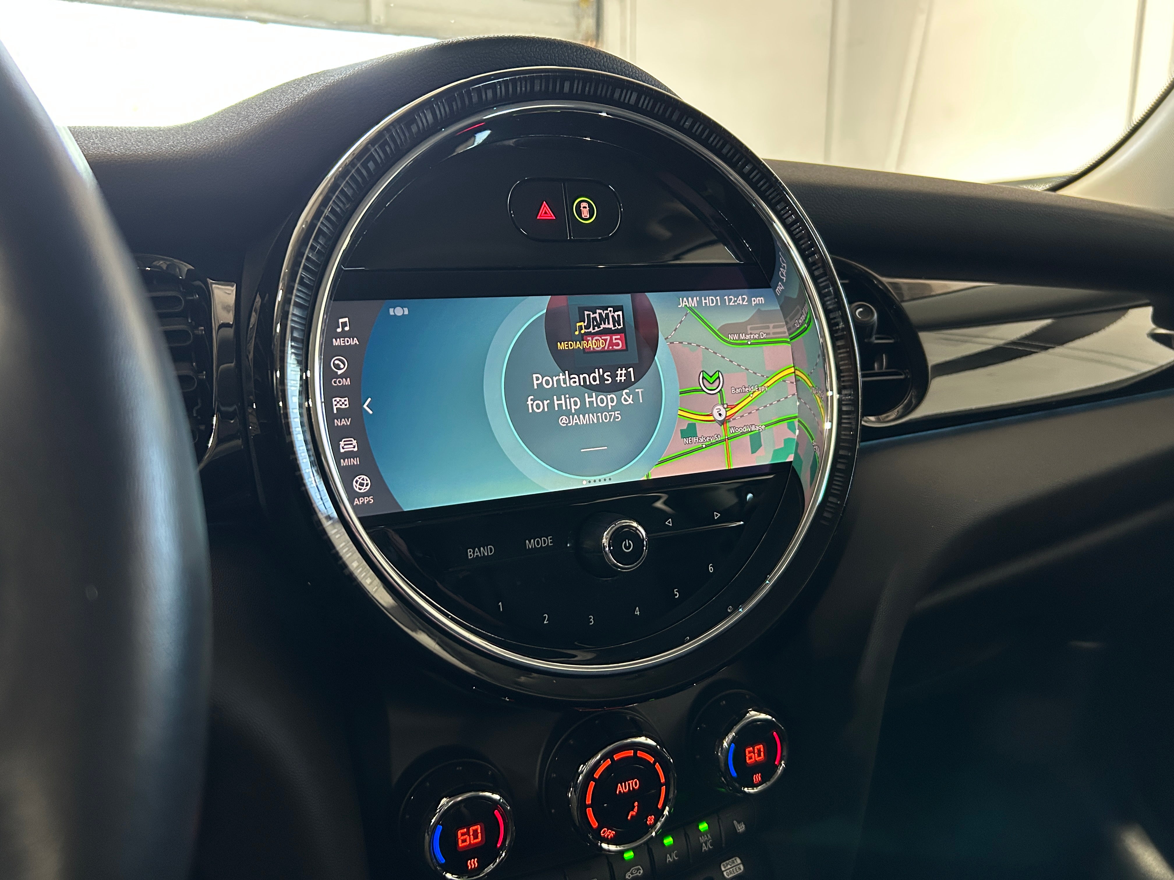 2024 MINI Cooper Hardtop SE 3