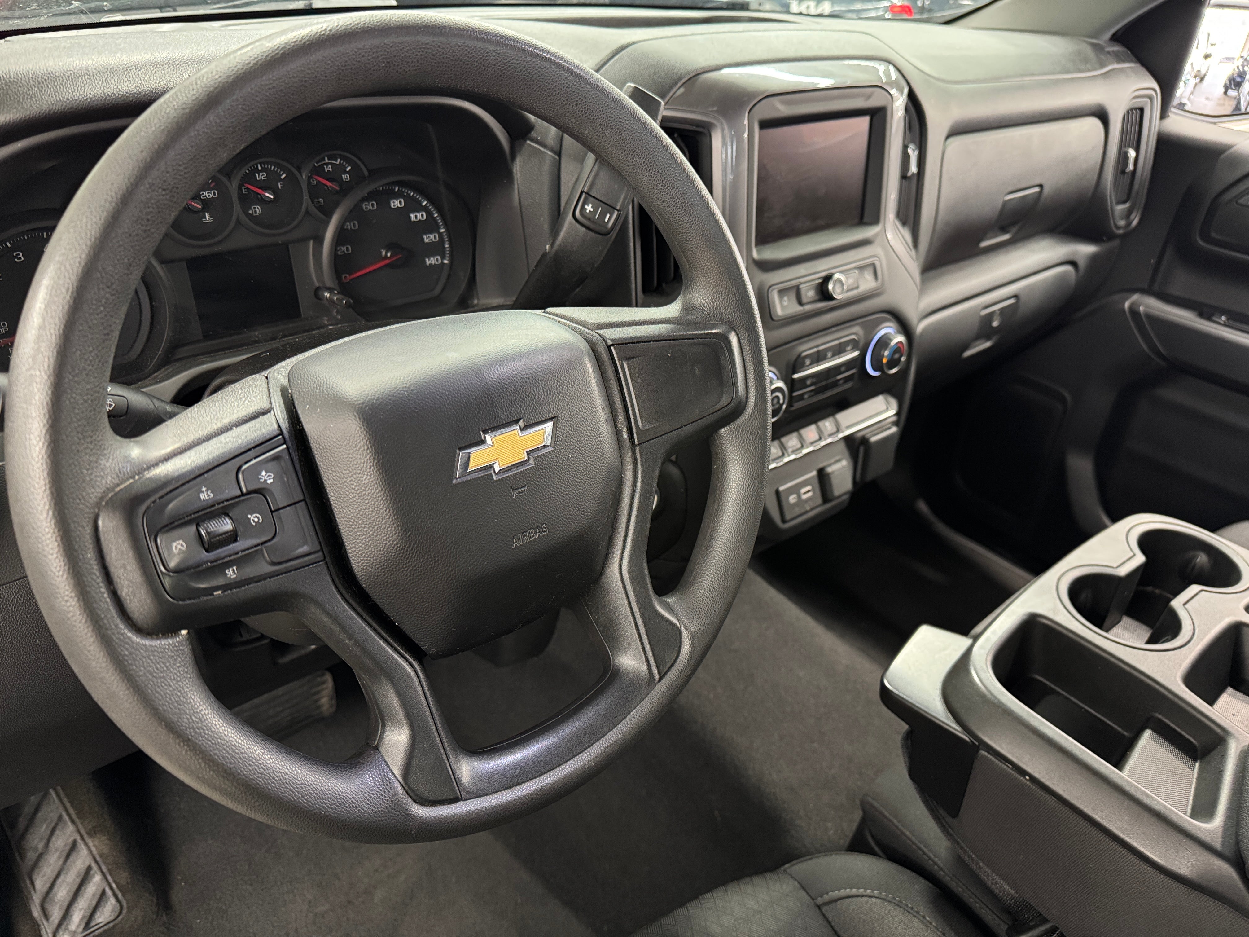 2023 Chevrolet Silverado 1500 Custom 3