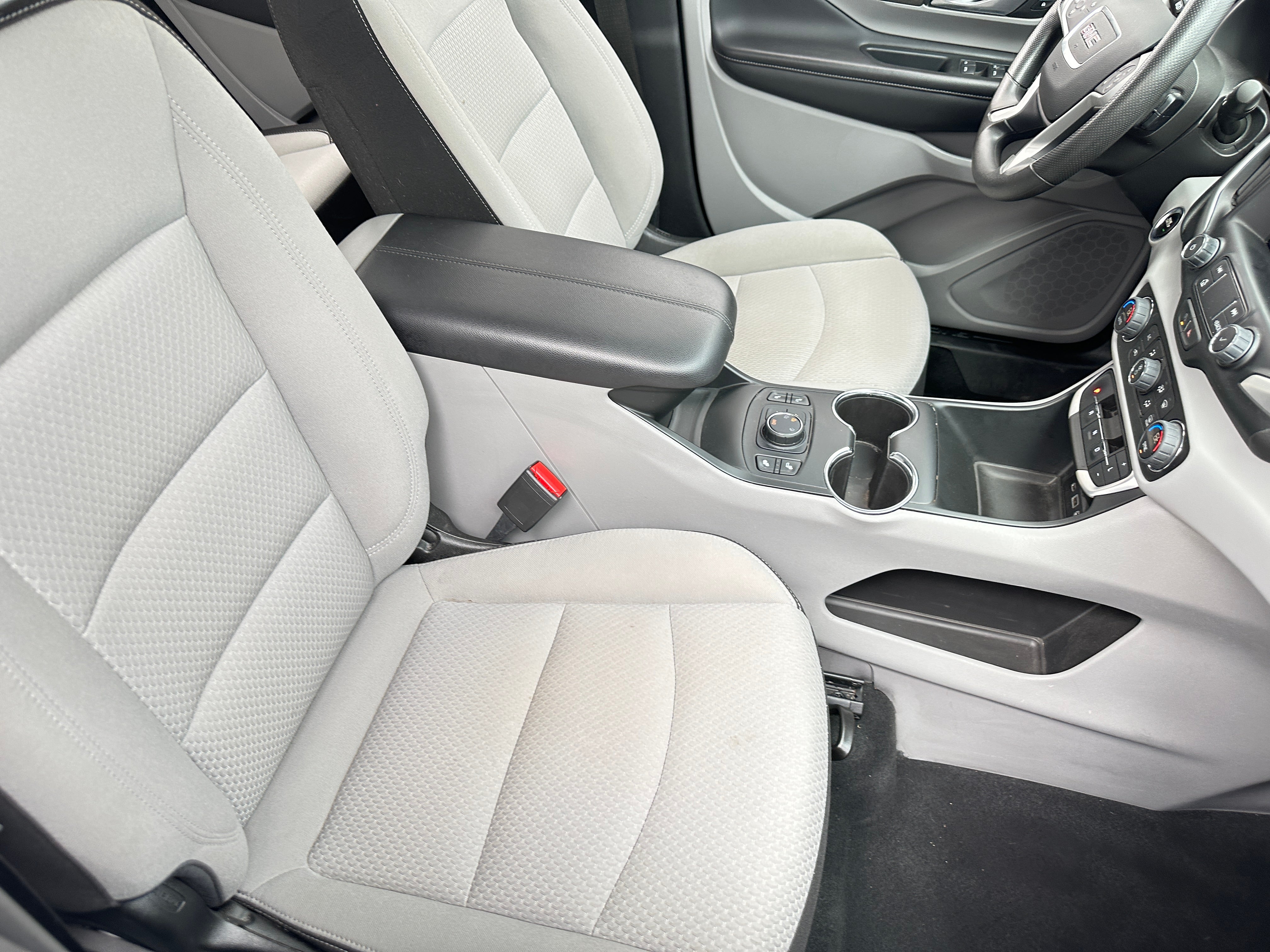 2022 GMC Terrain SLE 2