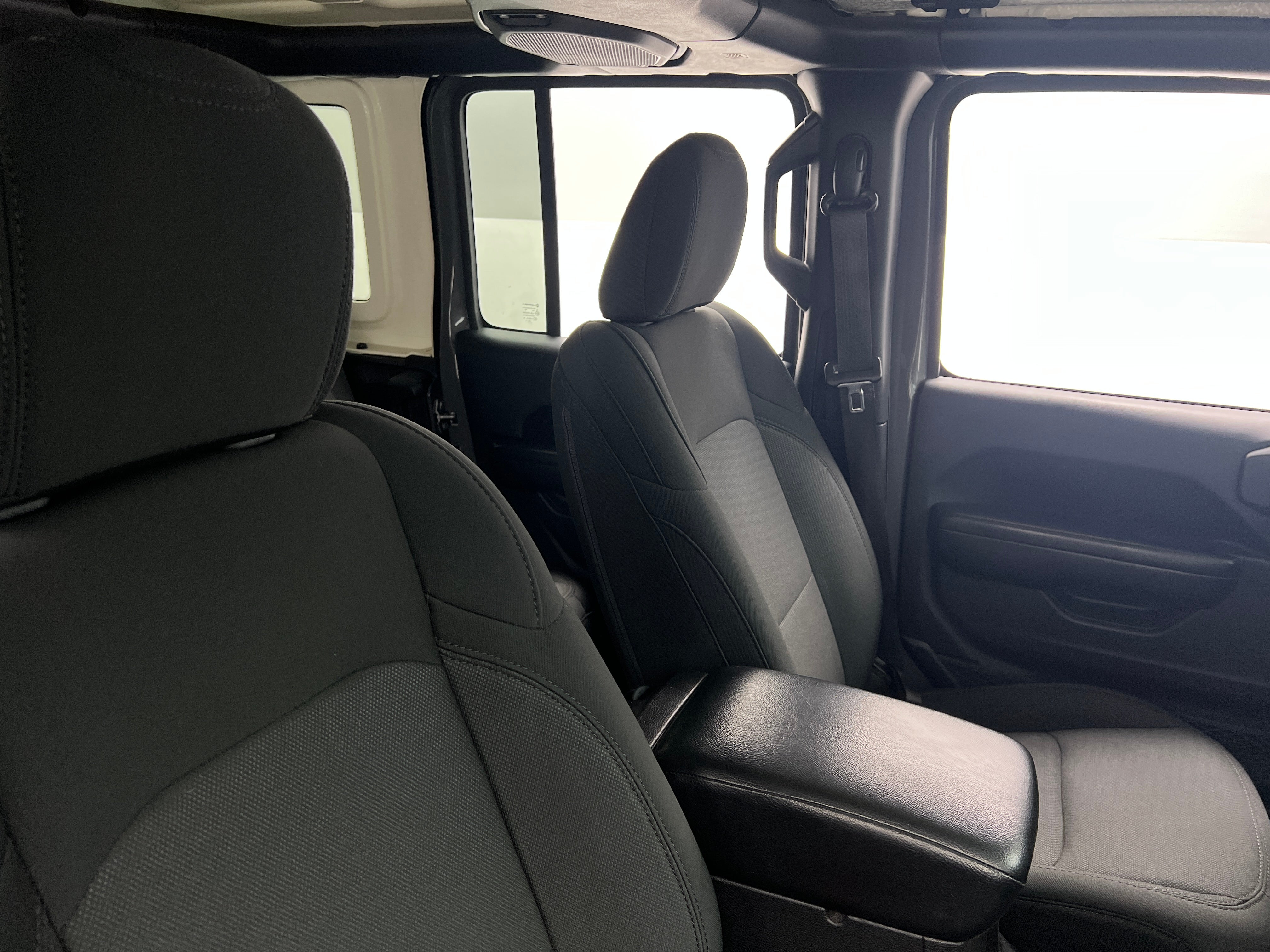 2019 Jeep Wrangler Unlimited Sport 2
