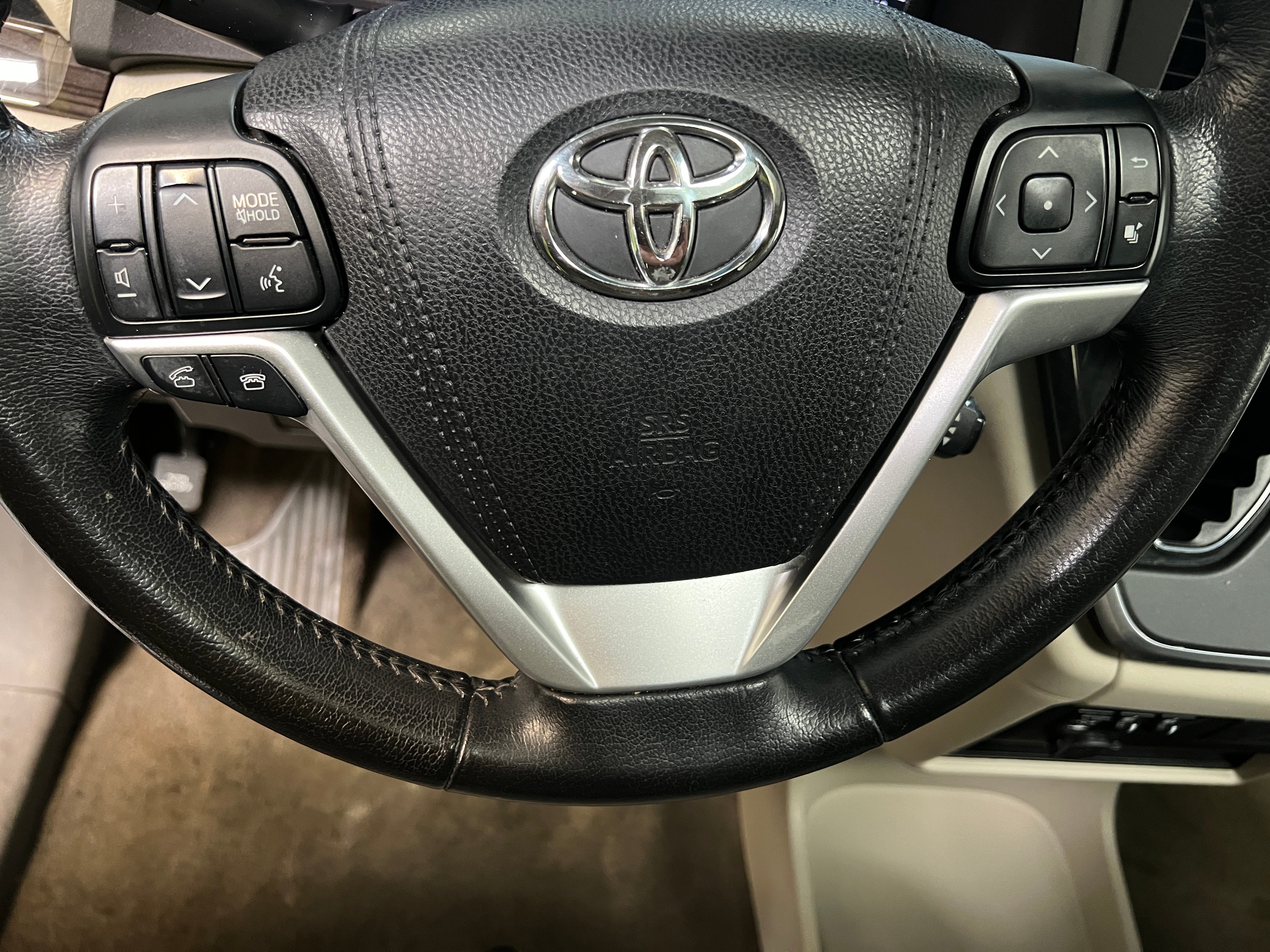 2016 Toyota Sienna XLE 4