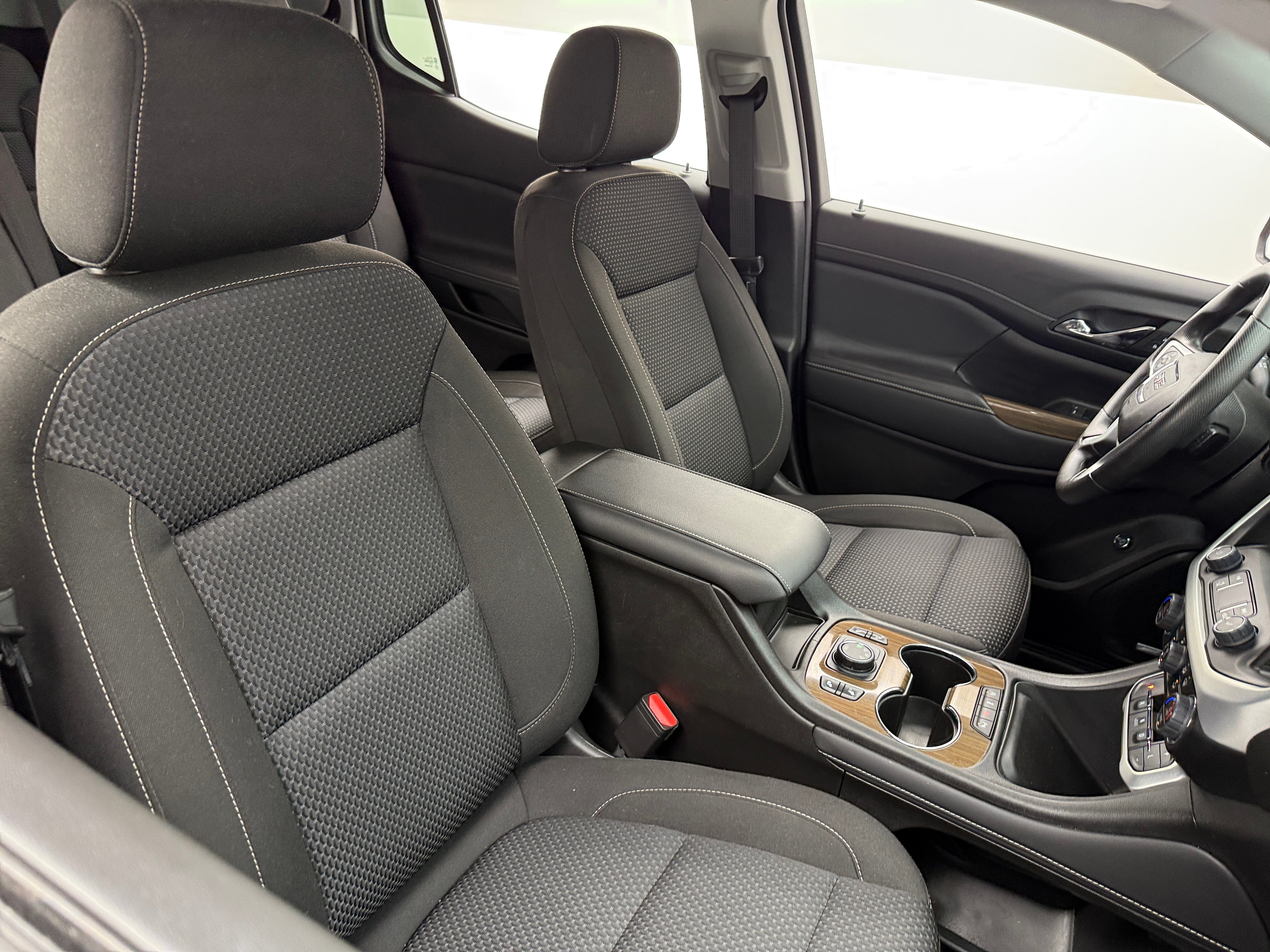 2023 GMC Acadia SLE 2