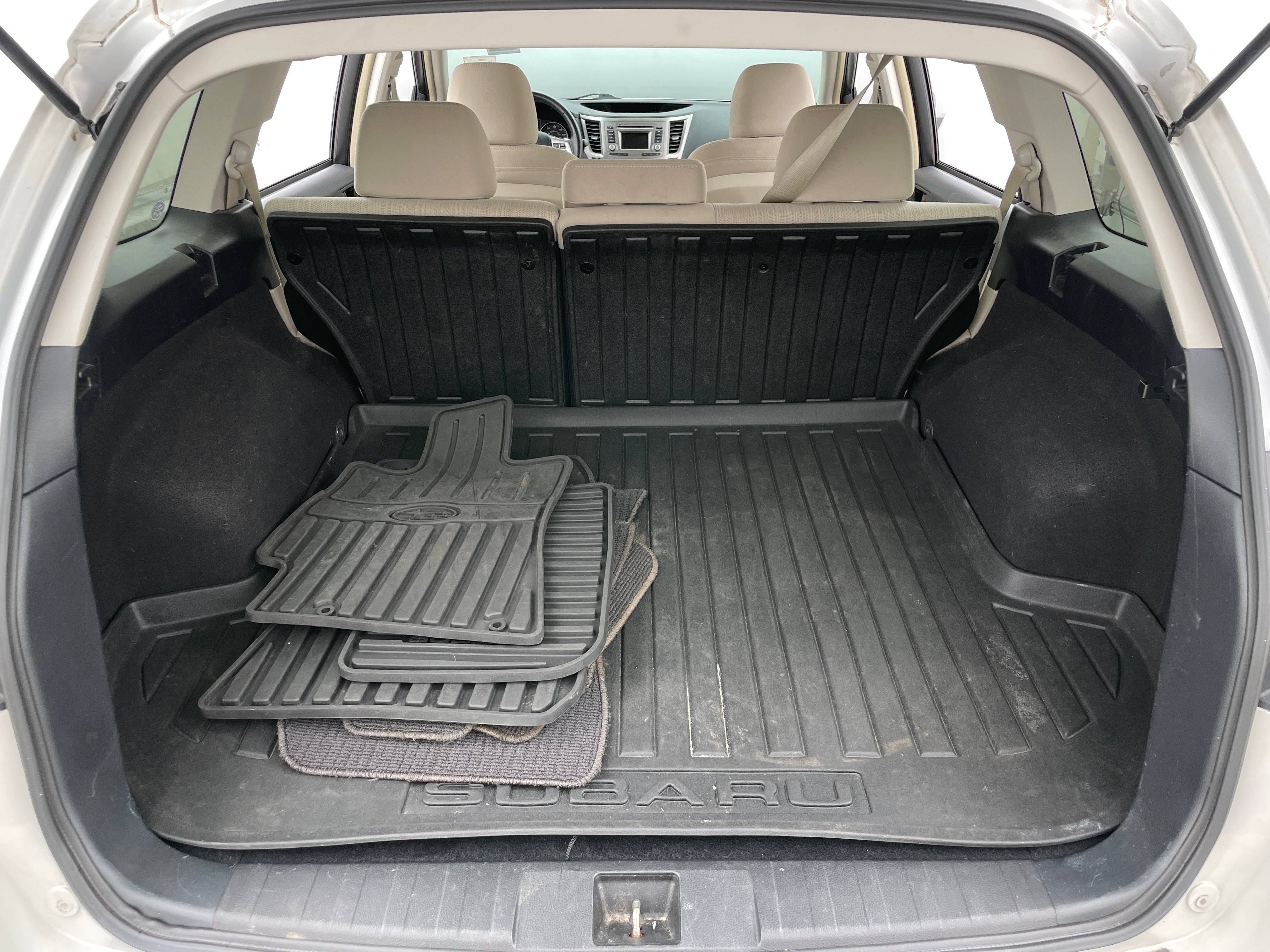2014 Subaru Outback Premium 7